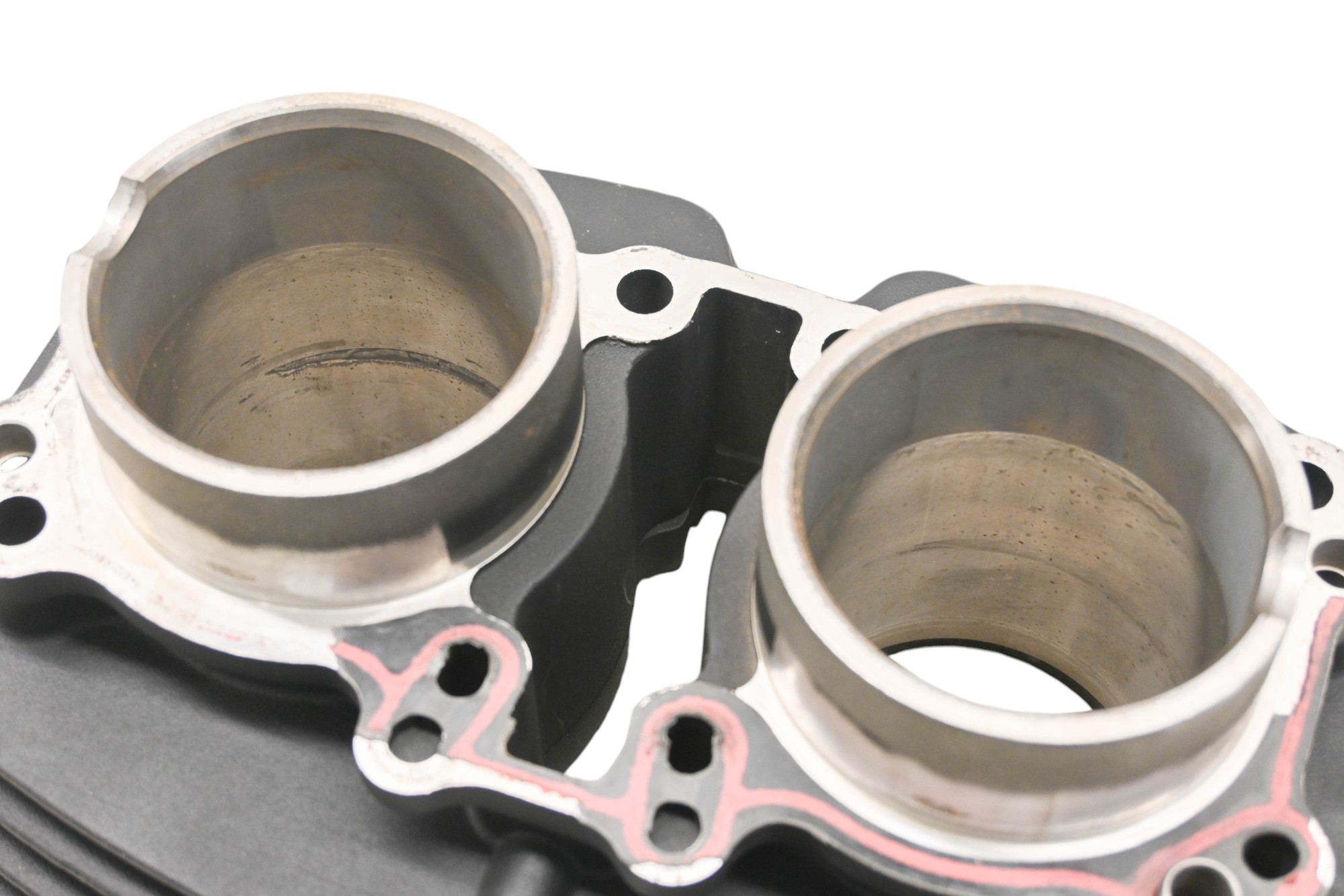22 Royal Enfield Interceptor 650 Cylinder & Pistons INT650