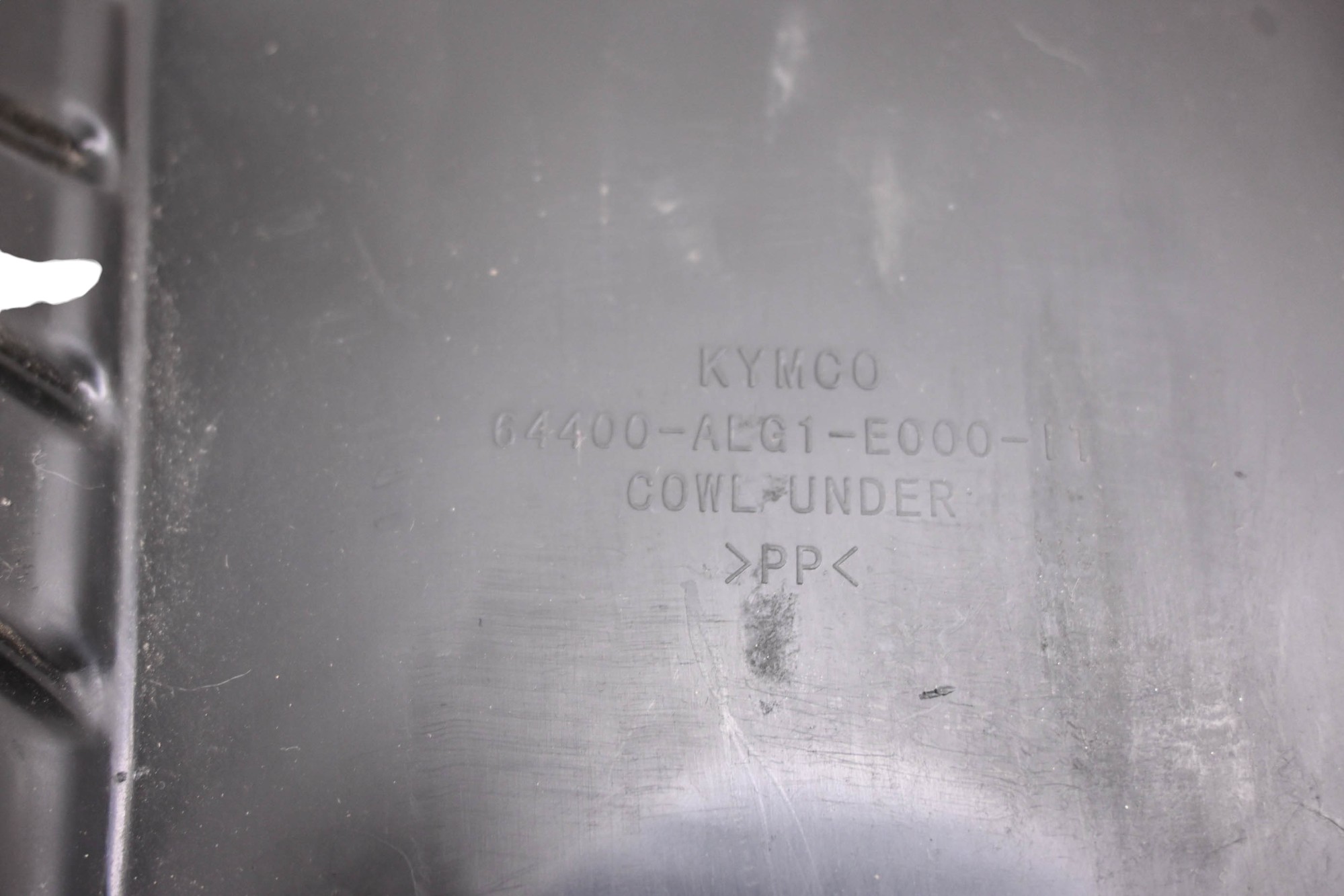 14 Kymco Super 8 50 2T Front Lower Under Panel Cover KF10CD