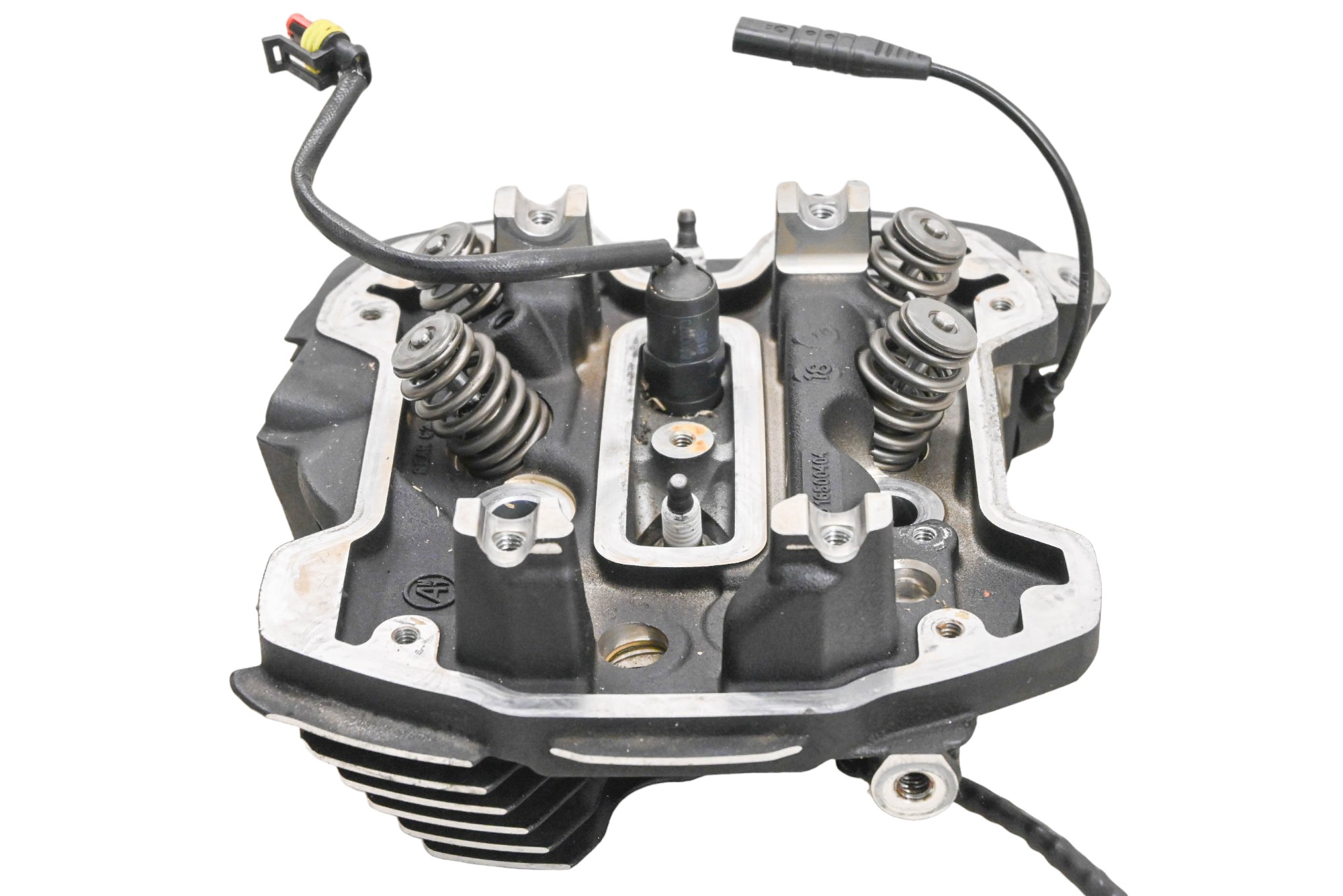 18 Harley-Davidson Street Bob Rear Cylinder Head FXBB107