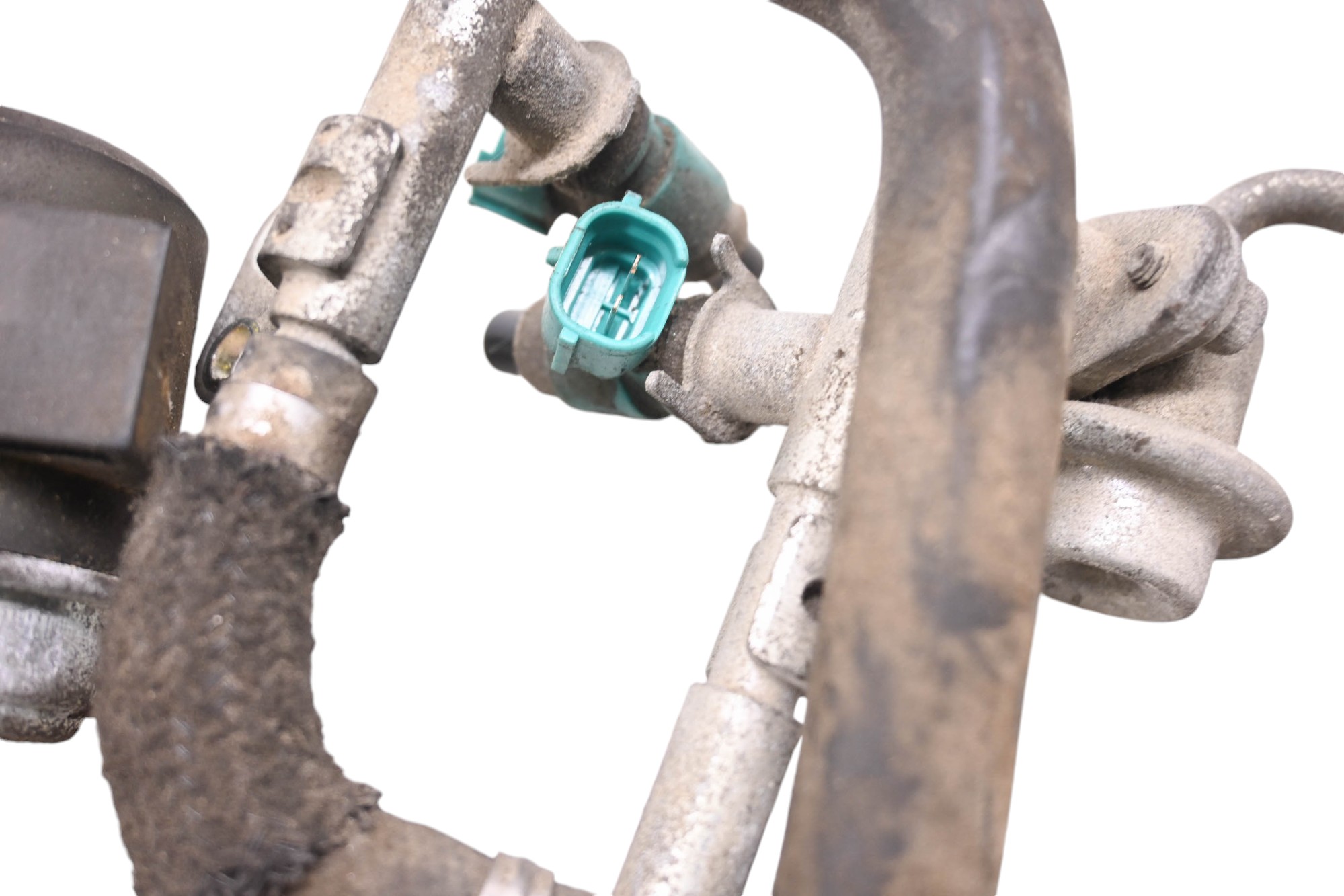 14 Yamaha Bolt R-Spec Fuel Injectors & Rail XVS950