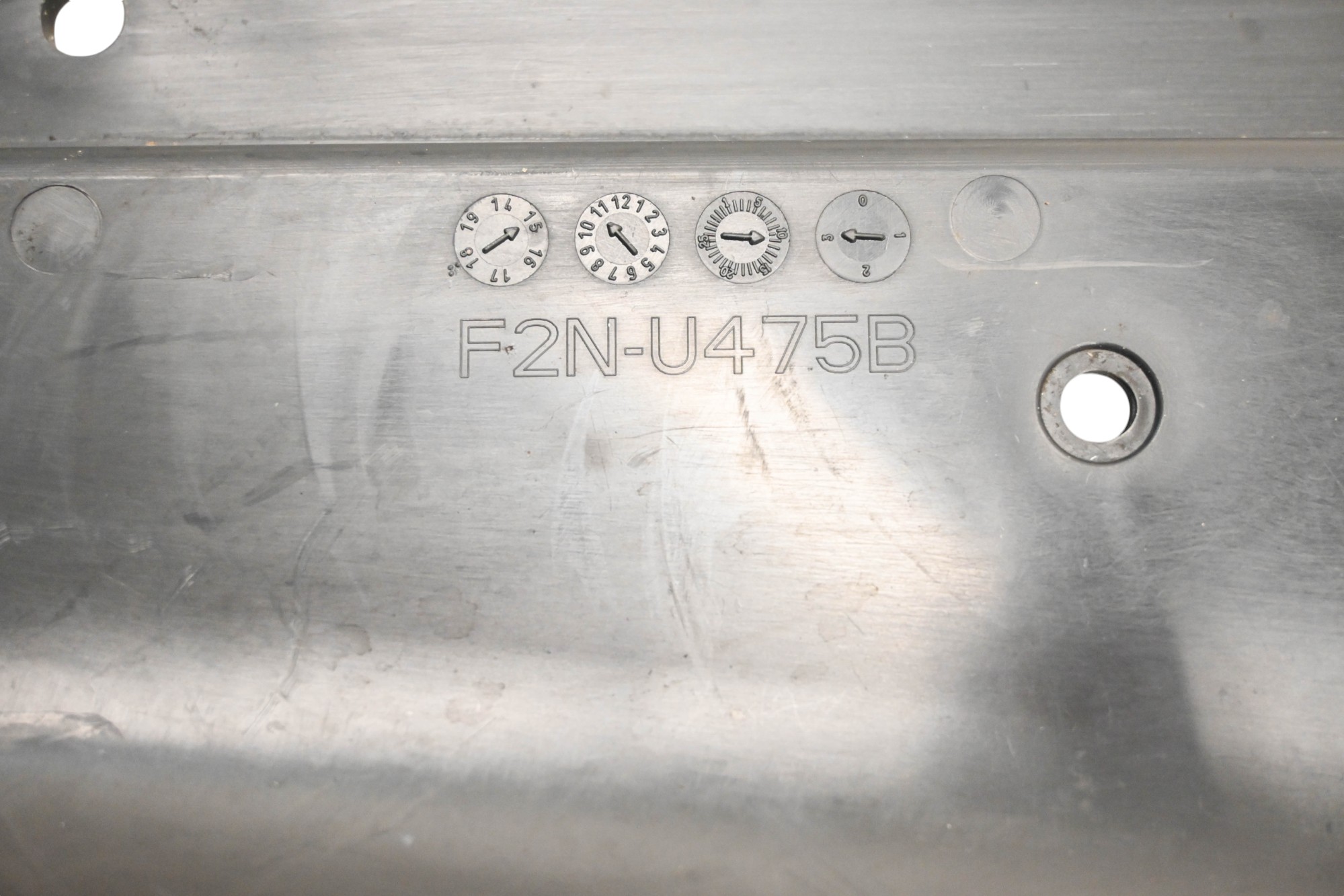 16 Yamaha Waverunner V1 Storage Box Support Bracket VX1050E