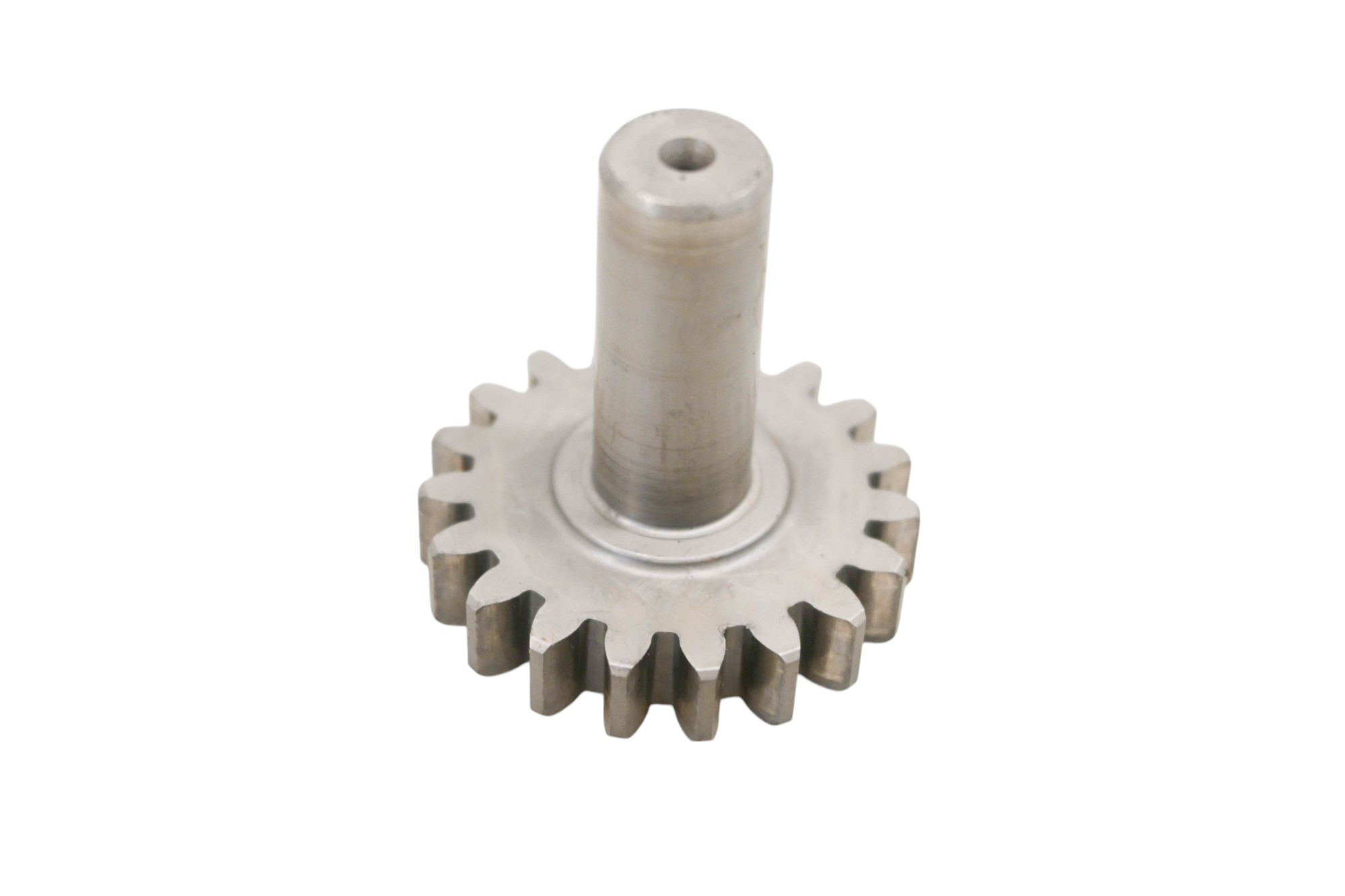 18 John Deere Gator RSX860M Water Pump Shaft Gear