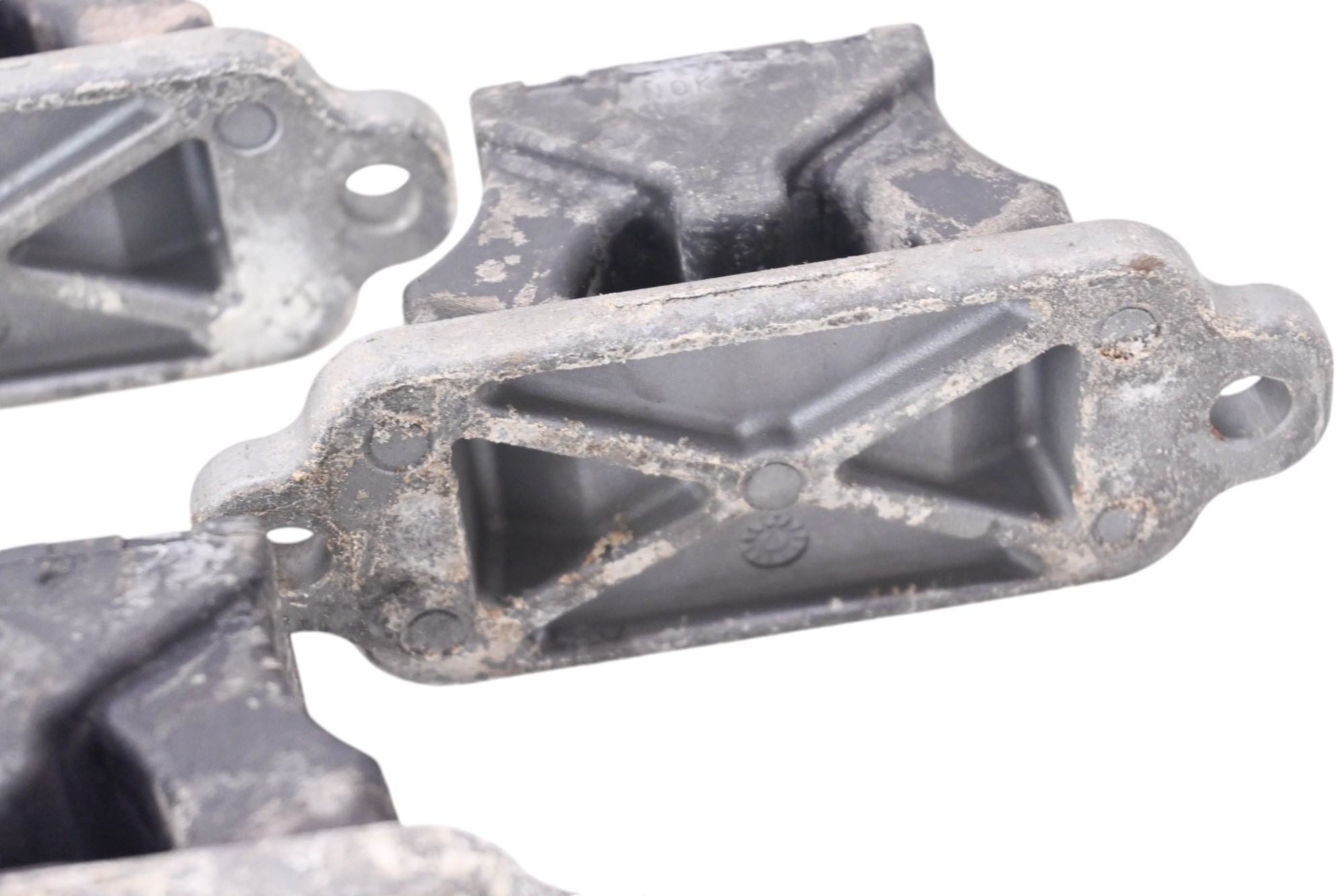 20 Yamaha Waverunner VX Deluxe Engine Motor Mounts Brackets VX1050BV