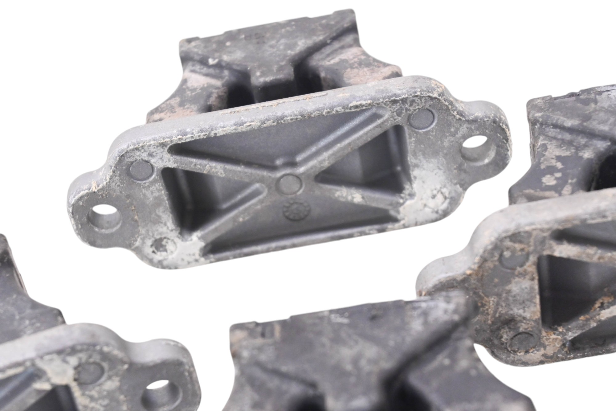 20 Yamaha Waverunner VX Deluxe Engine Motor Mounts Brackets VX1050BV