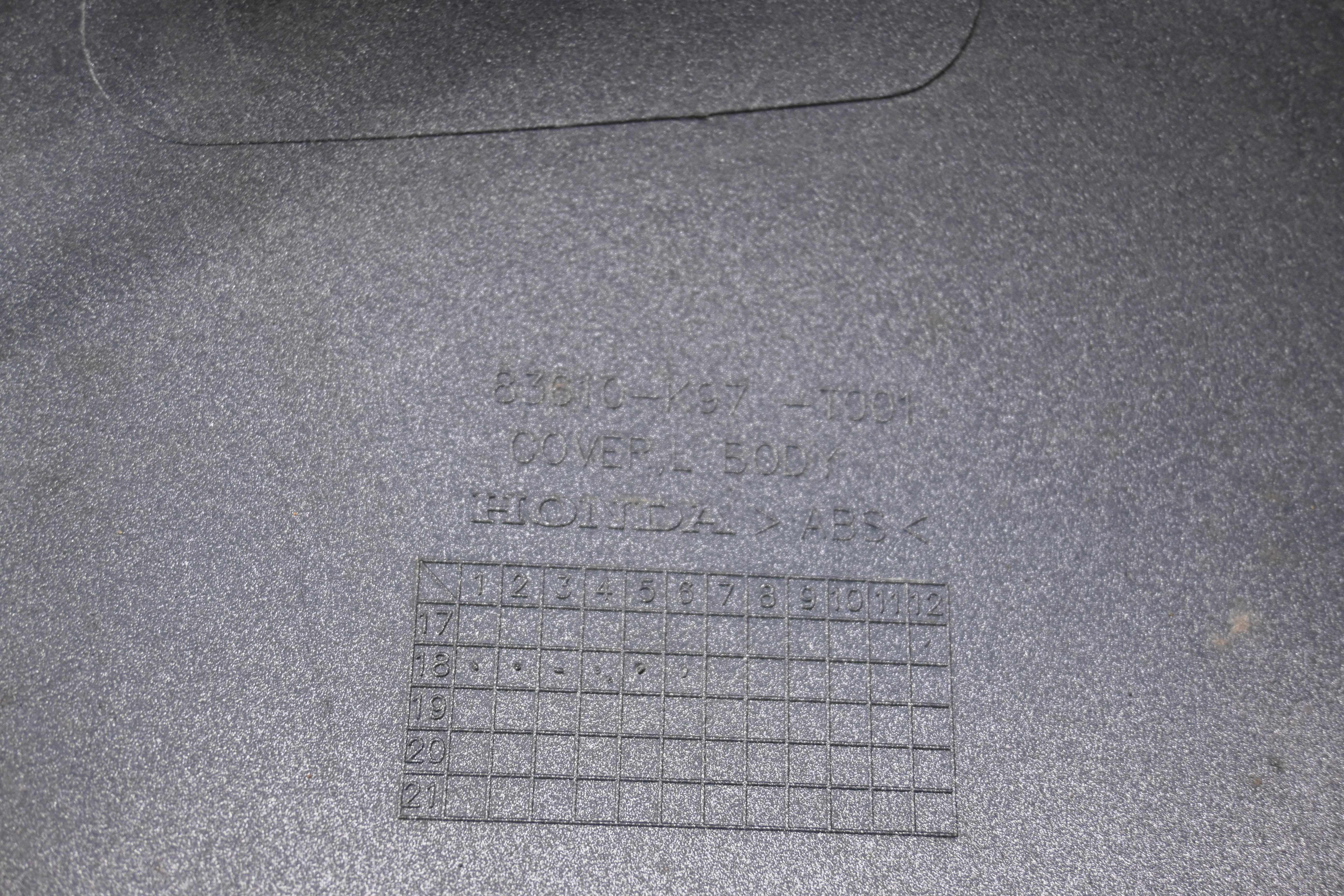 19 Honda PCX150 Right Side Panel Shroud Cover
