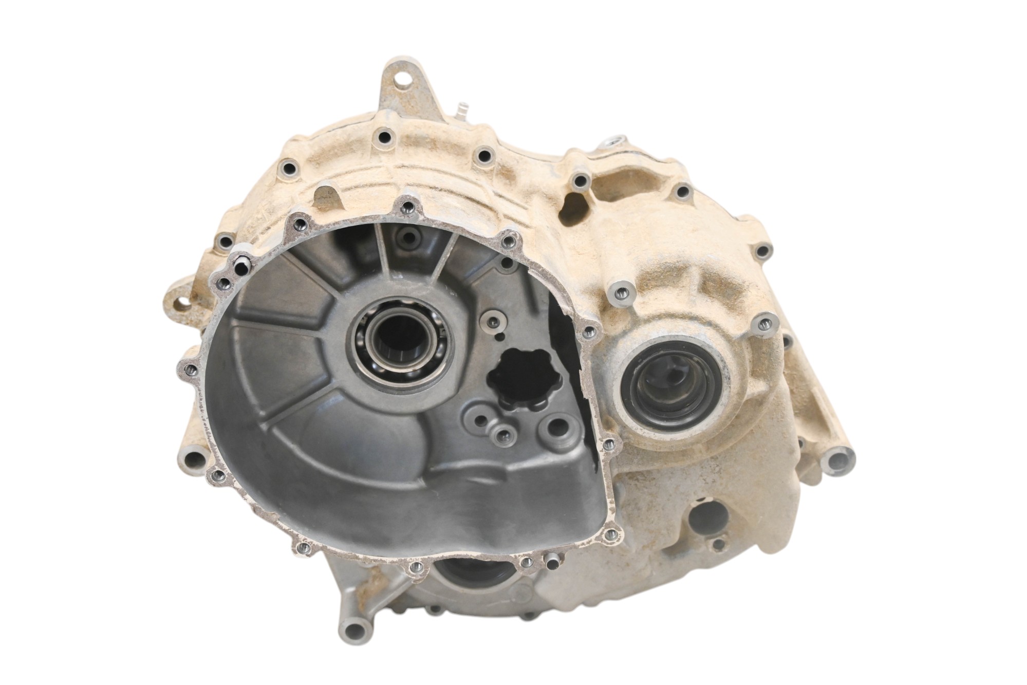 16 Yamaha YXZ1000R Transmission Transfer Gear Case Housing