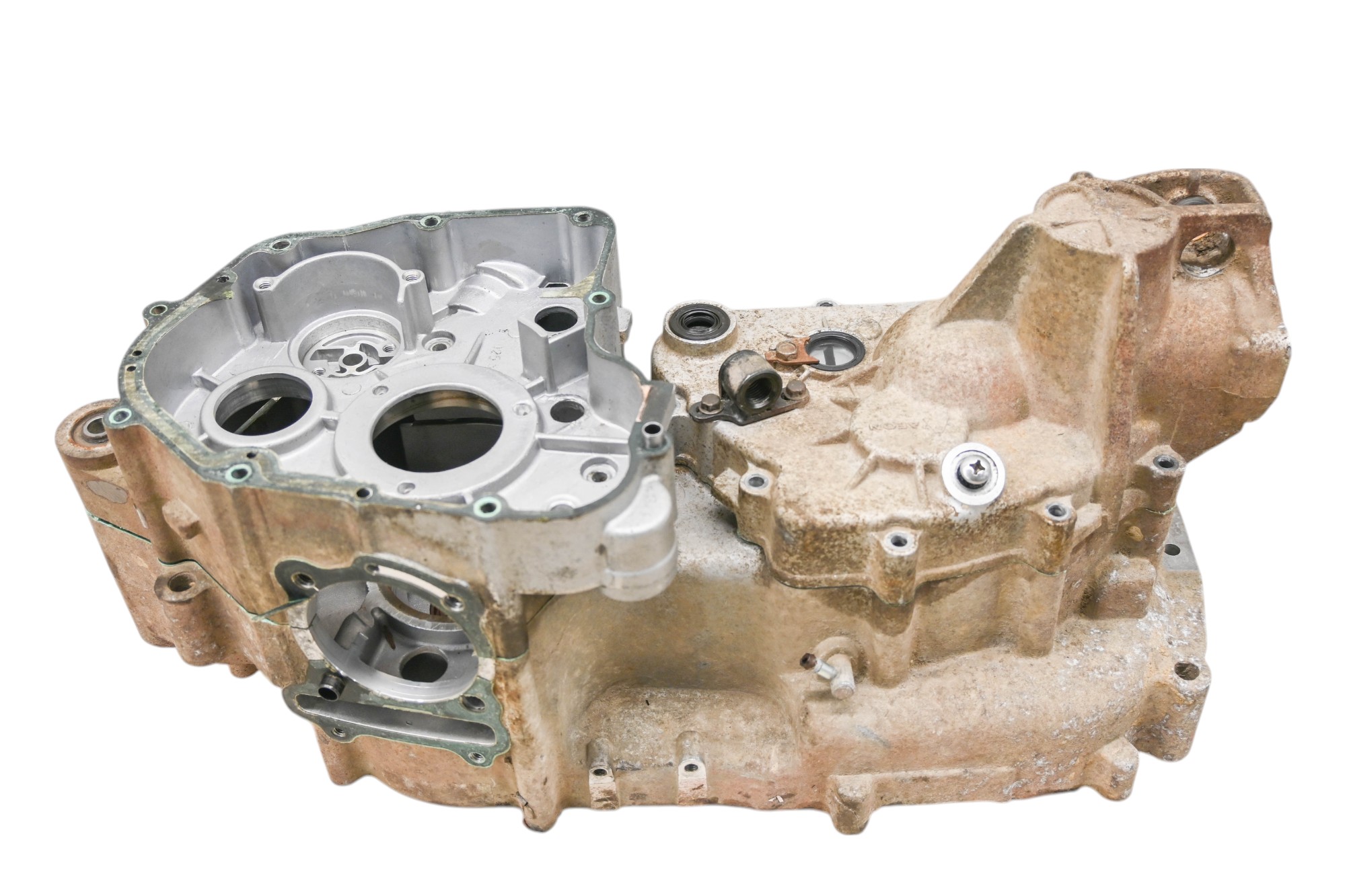 08 Polaris Phoenix 200 2x4 Crankcase Center Crank Case