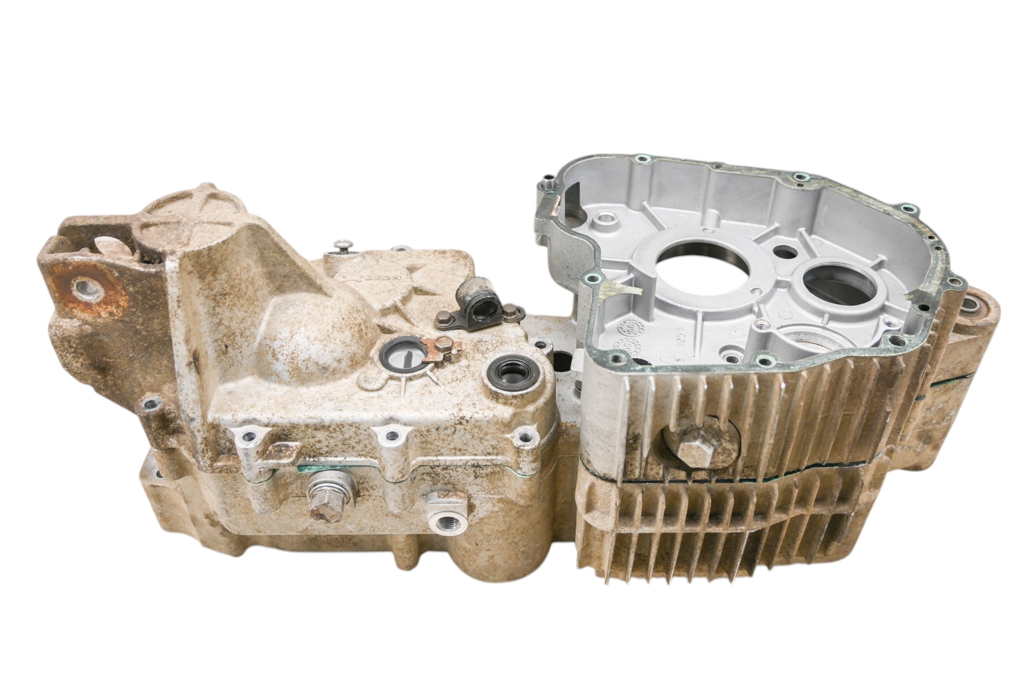 08 Polaris Phoenix 200 2x4 Crankcase Center Crank Case