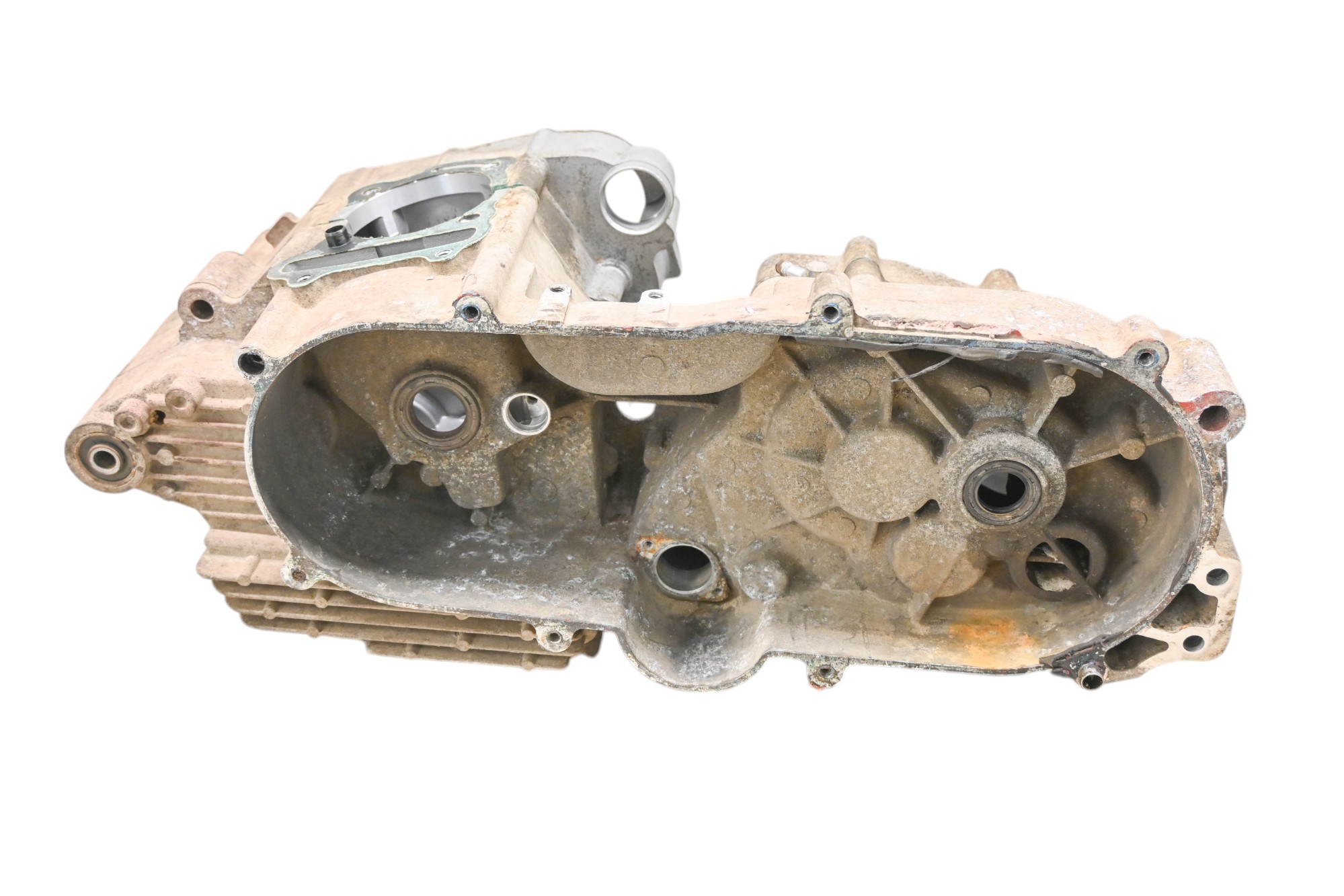 08 Polaris Phoenix 200 2x4 Crankcase Center Crank Case