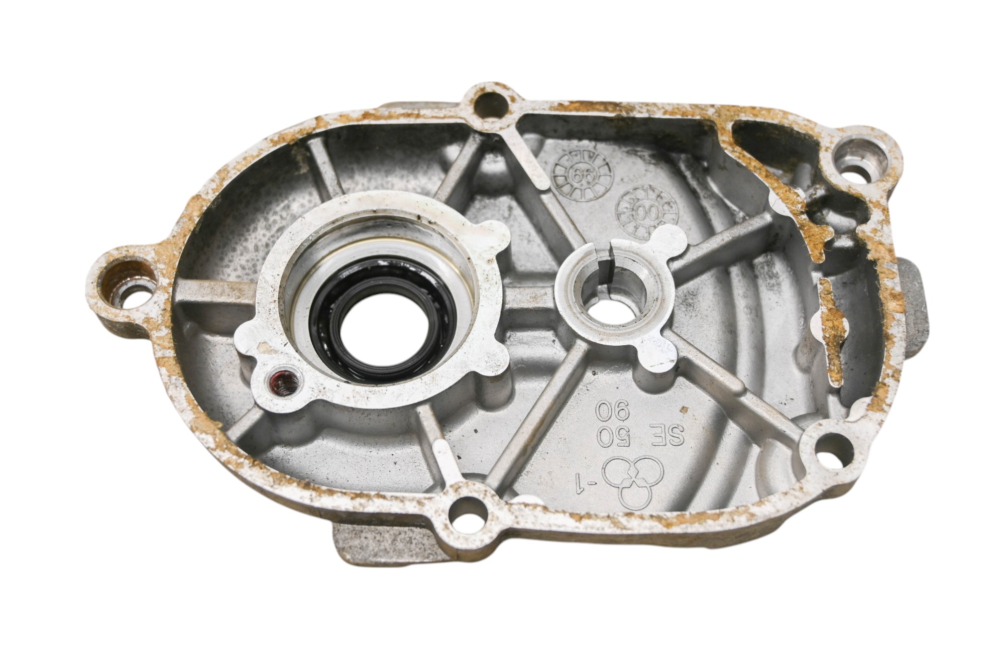 05 E-Ton Viper 90 Transmission Output Cover