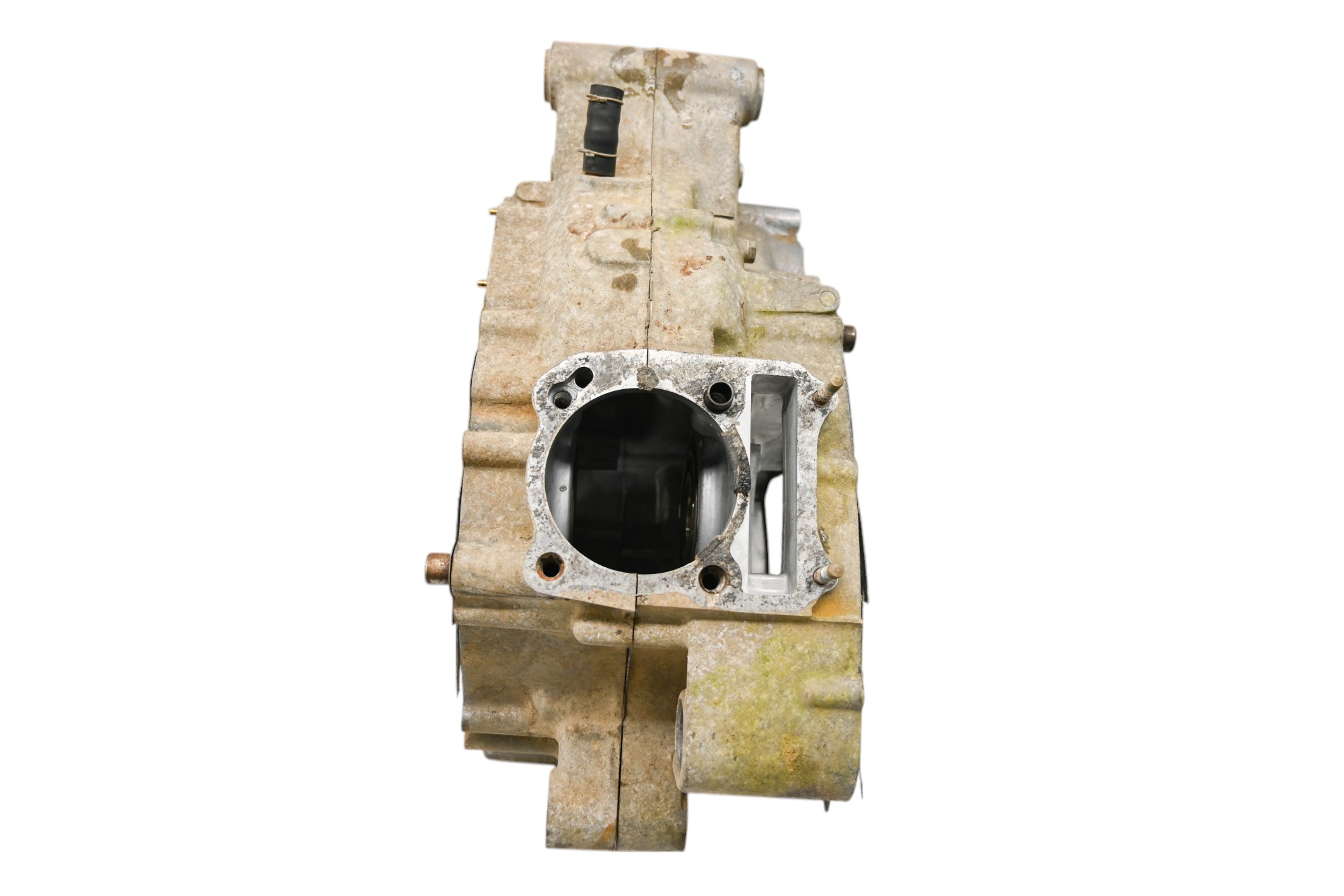 87 Suzuki Quad Runner 230 2x4 Crankcase Center Crank Case LT230EH