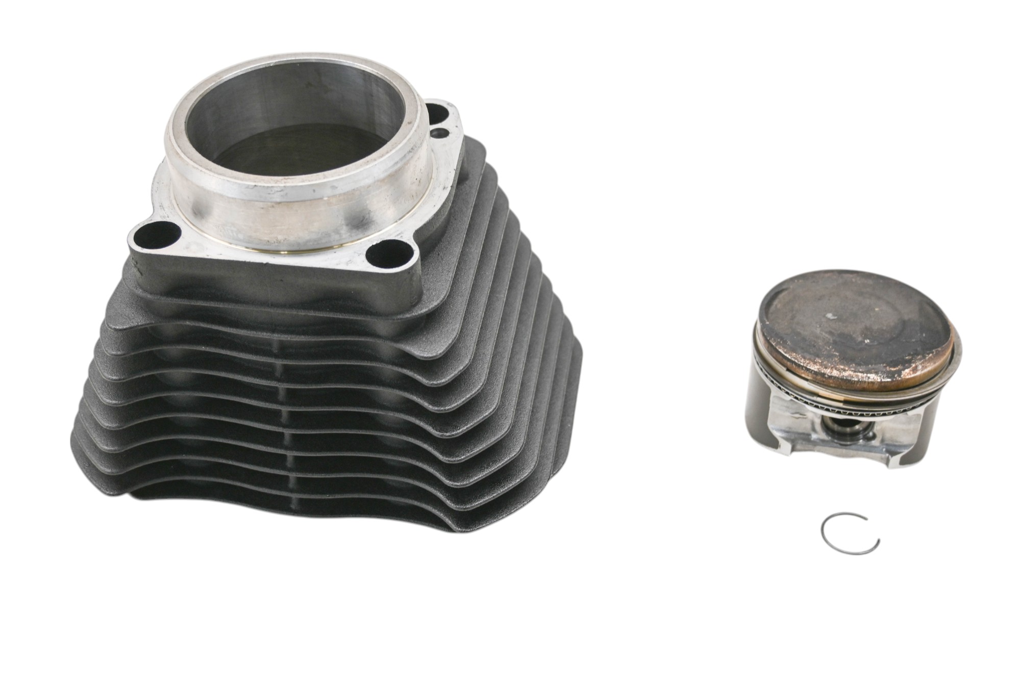 21 Harley Davidson Sportster Iron 833 Front Cylinder & Piston Rear XL833N
