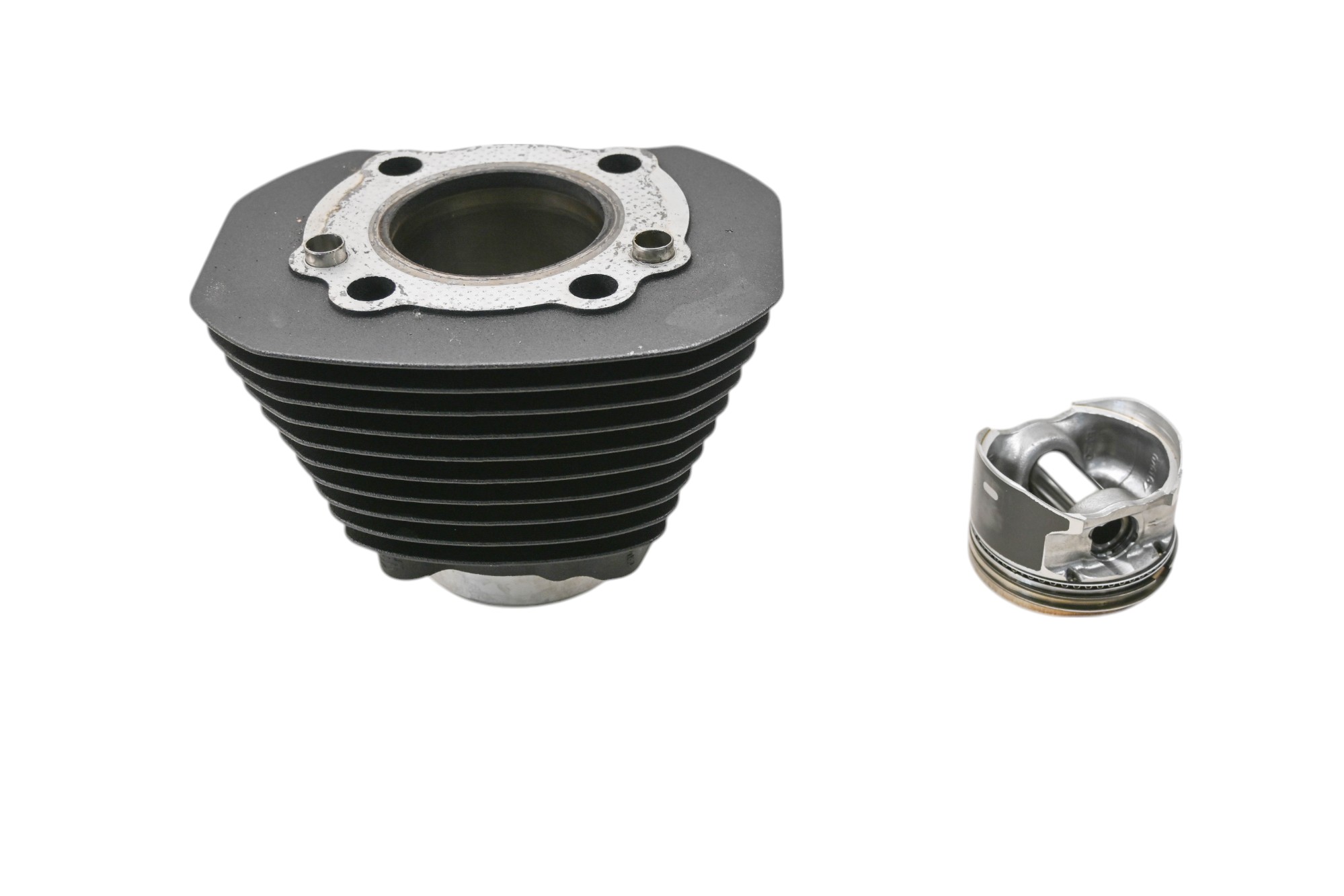 21 Harley Davidson Sportster Iron 833 Front Cylinder & Piston Rear XL833N