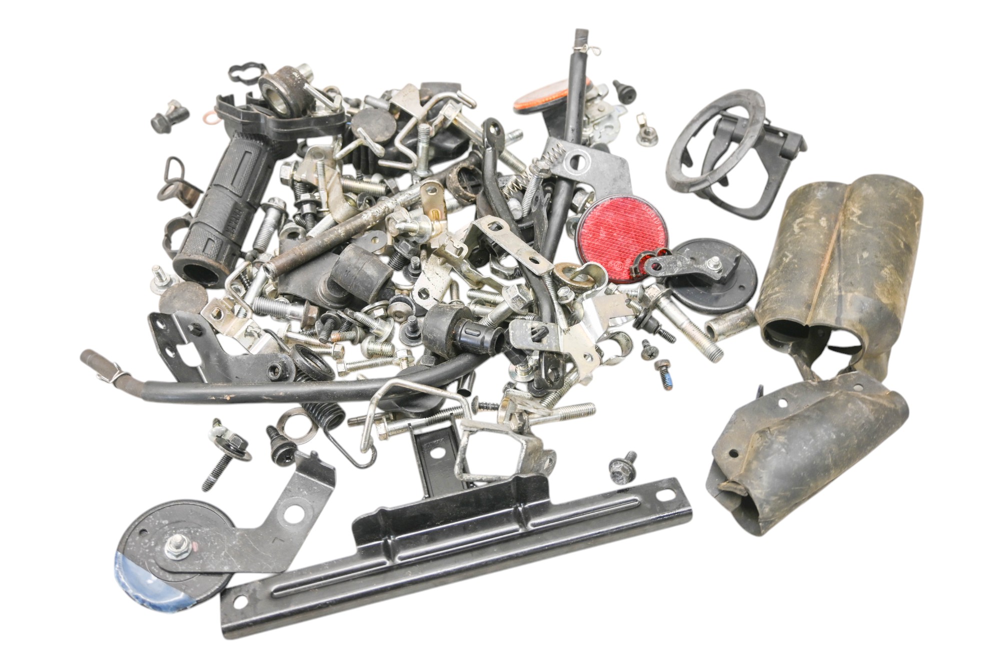 22 Yamaha Zuma 125 Hardware Set Nuts & Bolts YW125