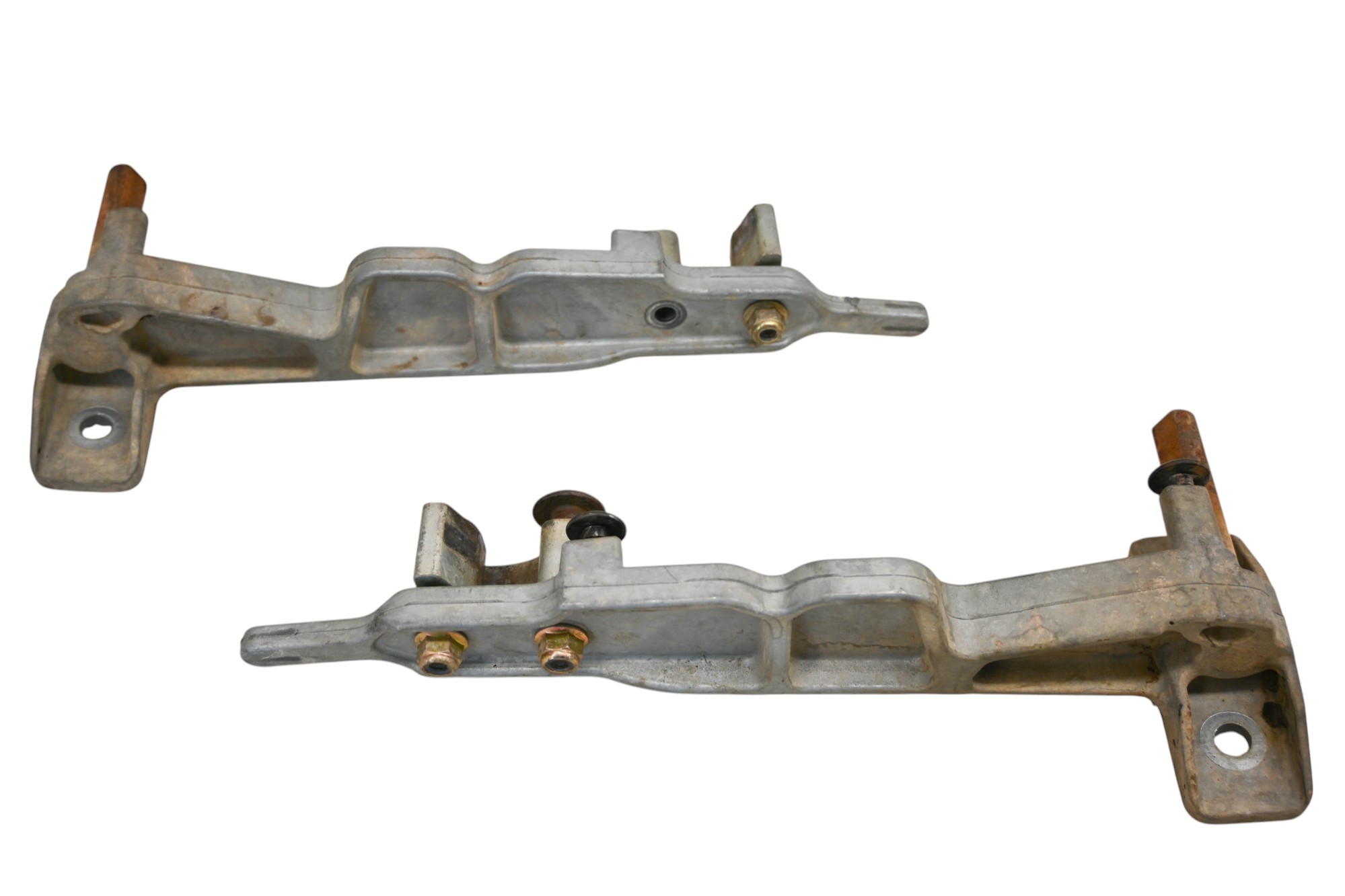 11 John Deere Gator XUV550 Tailgate Support Brackets Left & Right