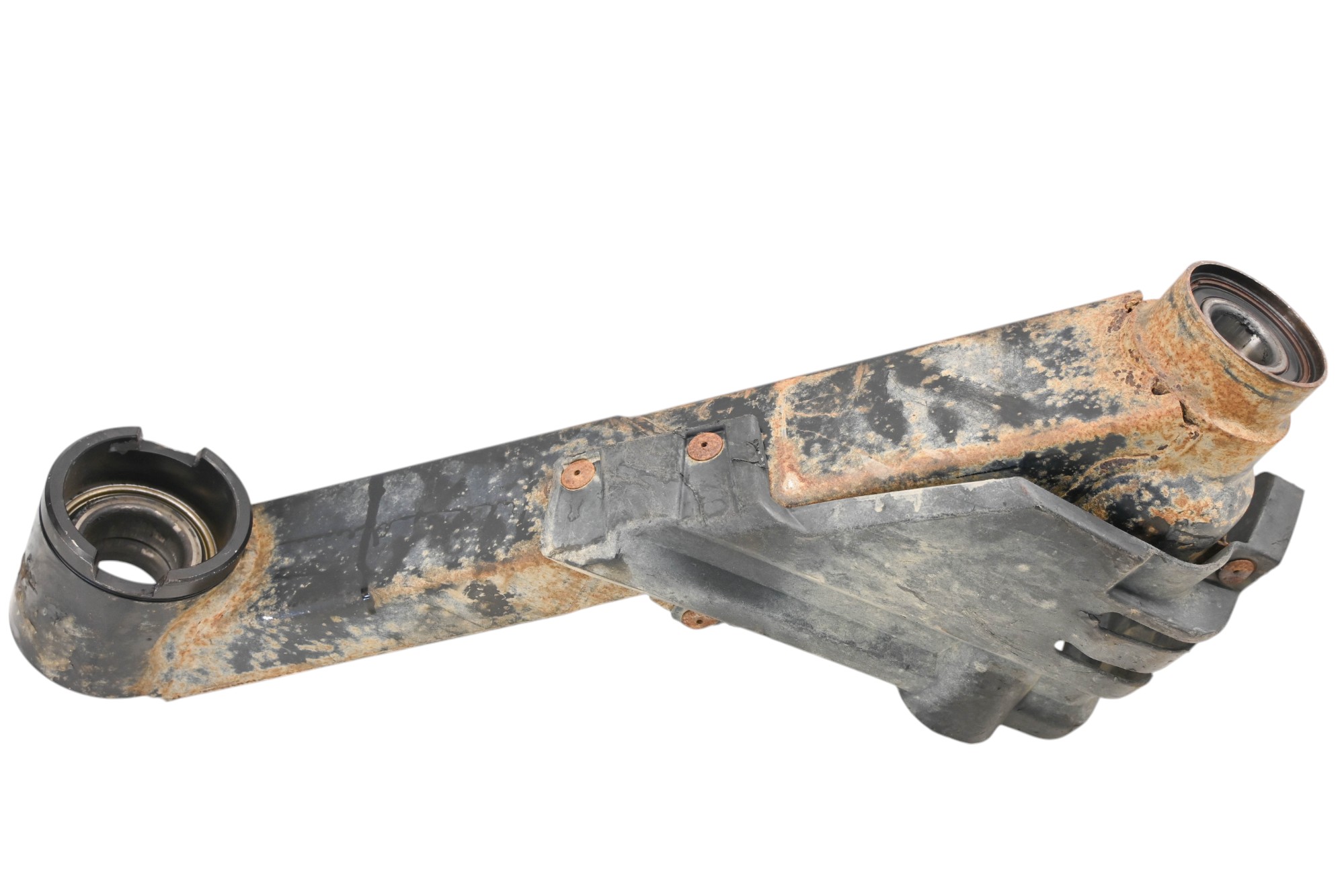 06 Can-Am Outlander 800 4x4 XT Rear Left Spindle Swingarm Bombardier