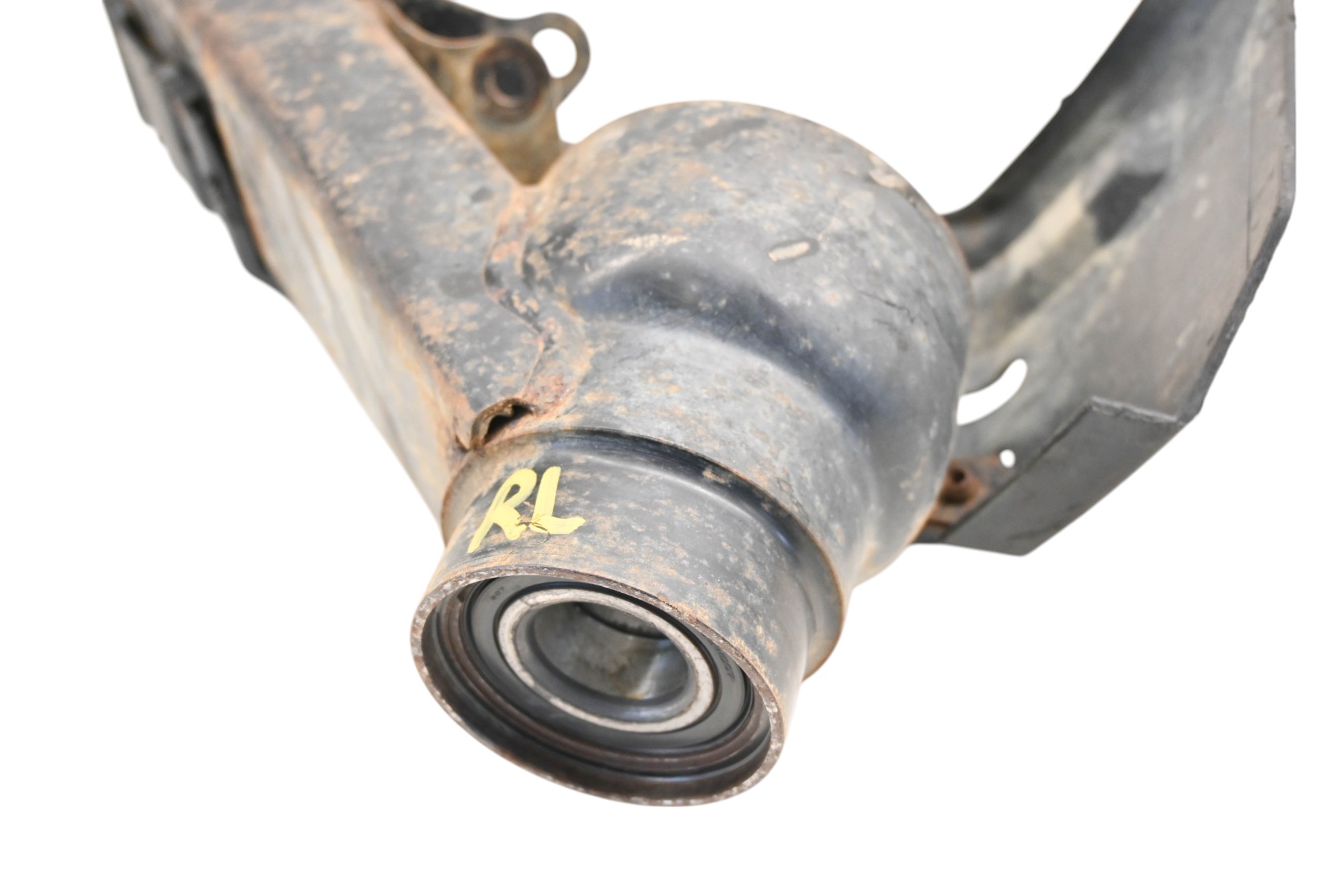 06 Can-Am Outlander 800 4x4 XT Rear Left Spindle Swingarm Bombardier