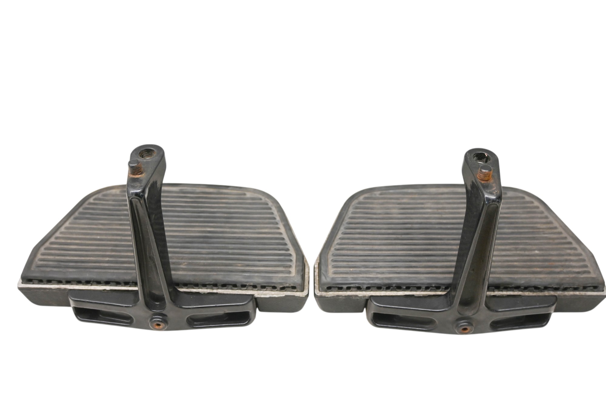 06 Harley-Davidson FLHTCI Electra Glide Classic Foot Pegs