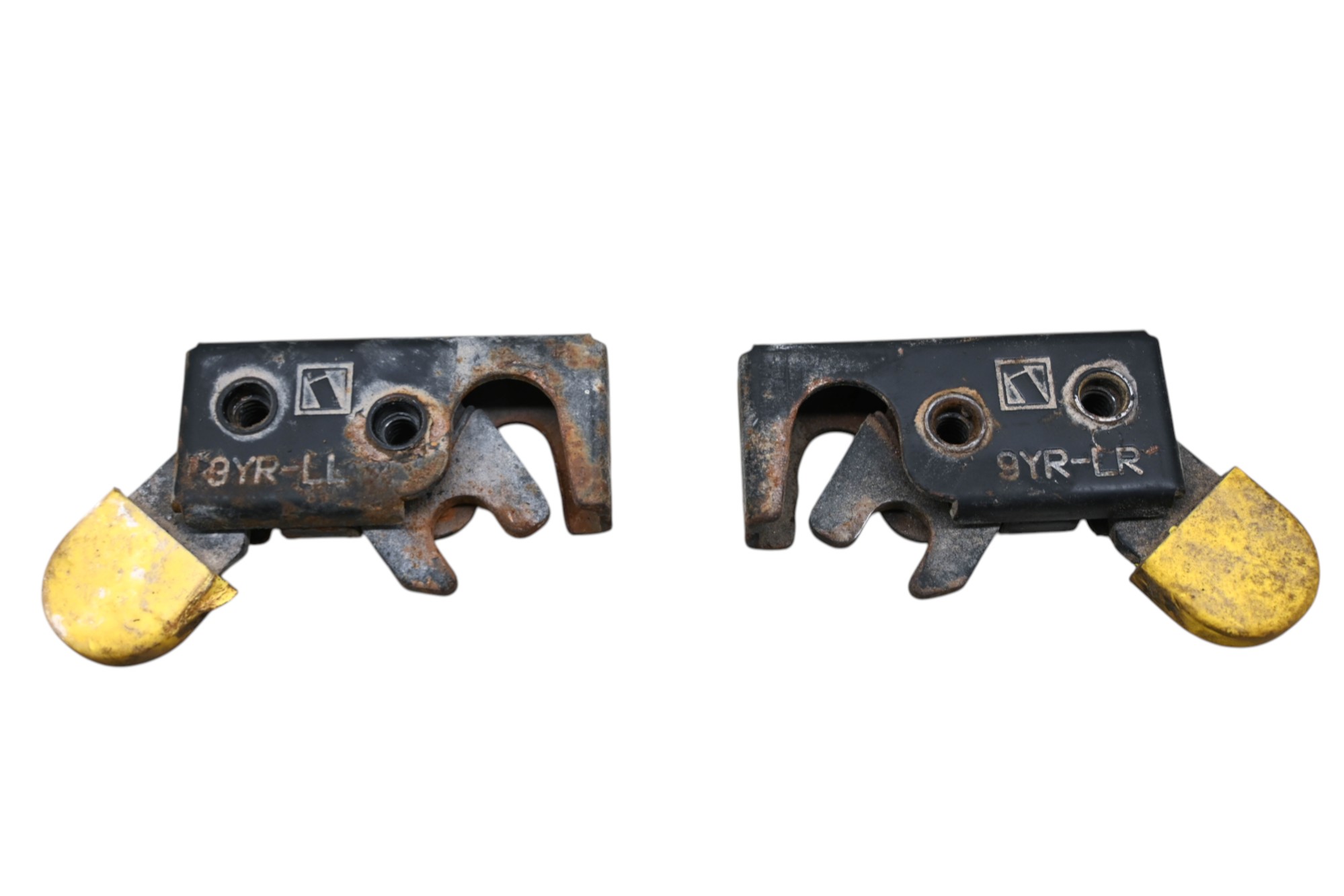 16 Kubota RTV-X1140W Plastic Roof Set Latch Set Left & Right