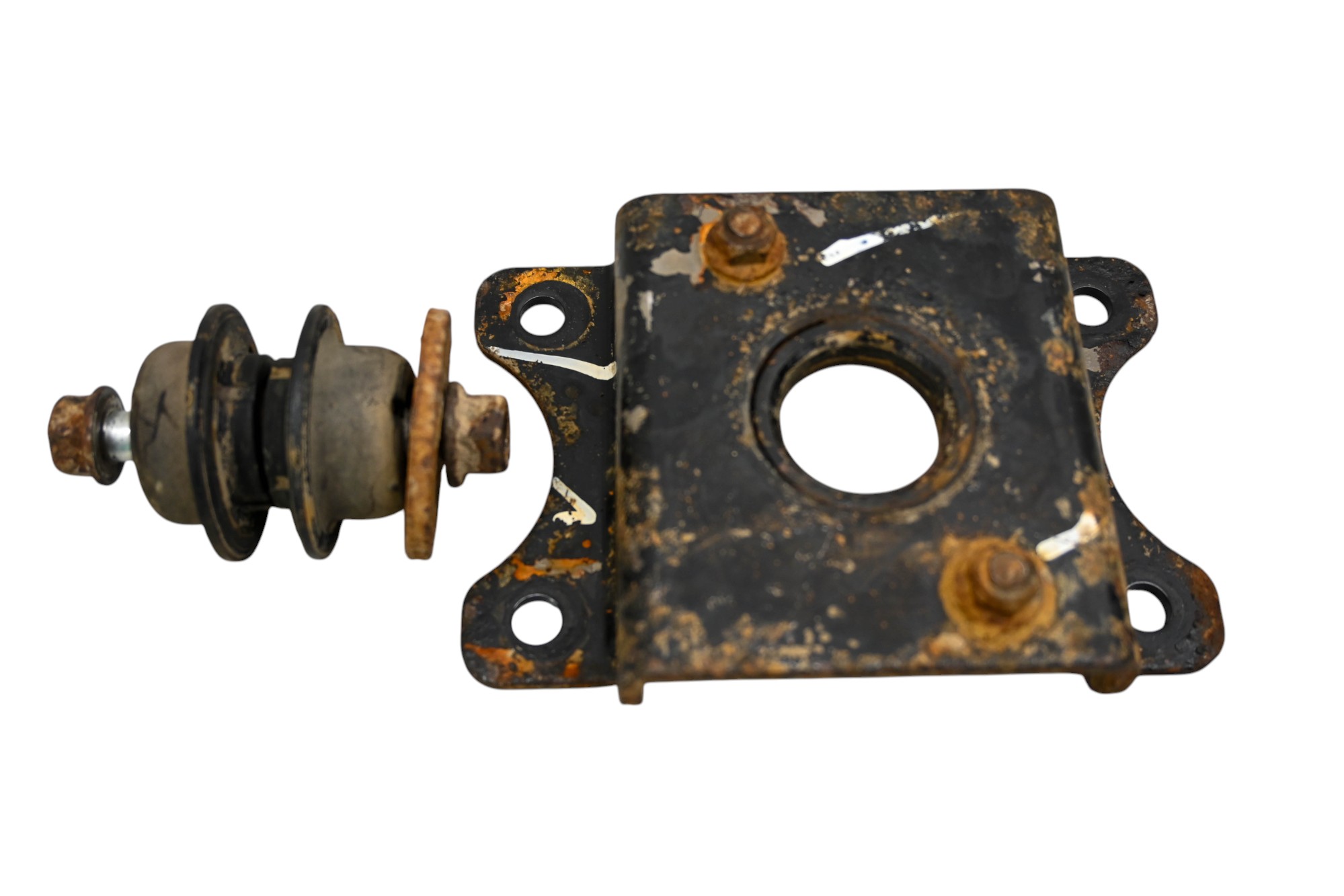 19 Kawasaki Mule PRO-DXT EPS 4x4 Engine Bracket Mount KAF1000