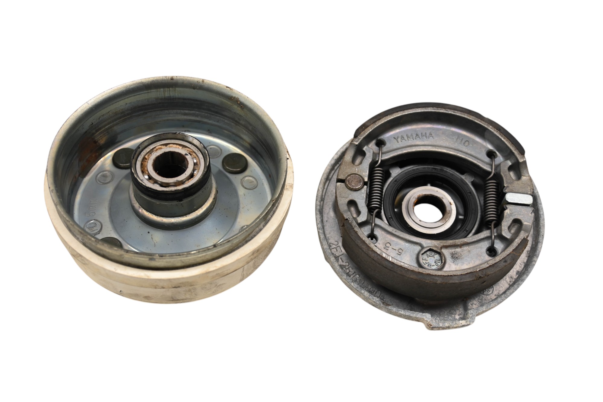 04 Yamaha Raptor 50 Front Right Brake Drum Plate Assembly YFM50