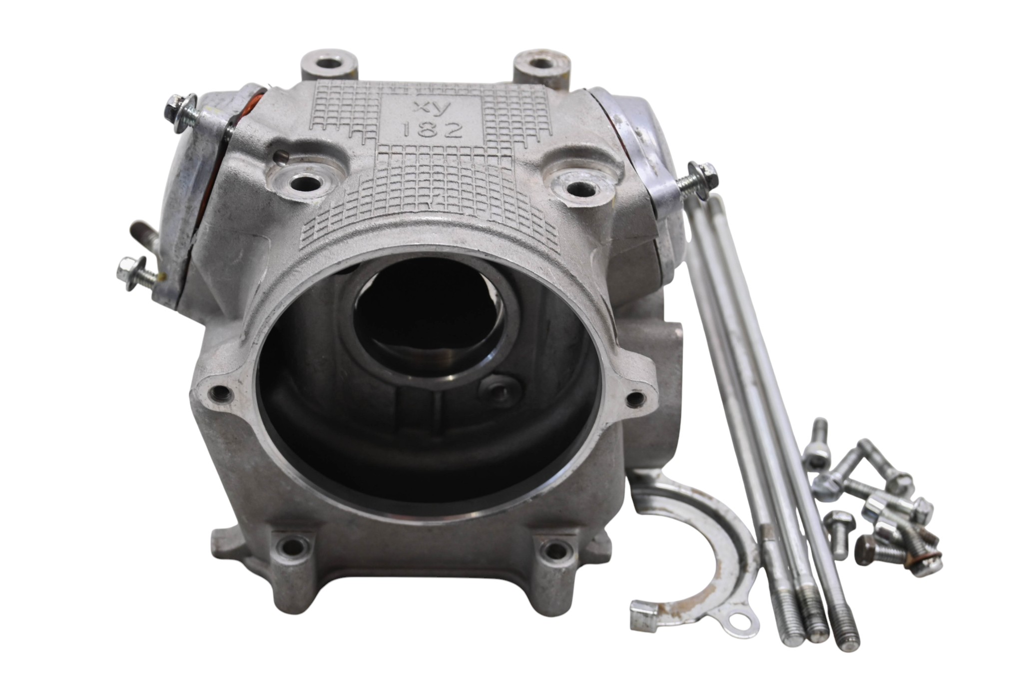 23 Bighorn Explorer 450 VXL-T Cylinder Head