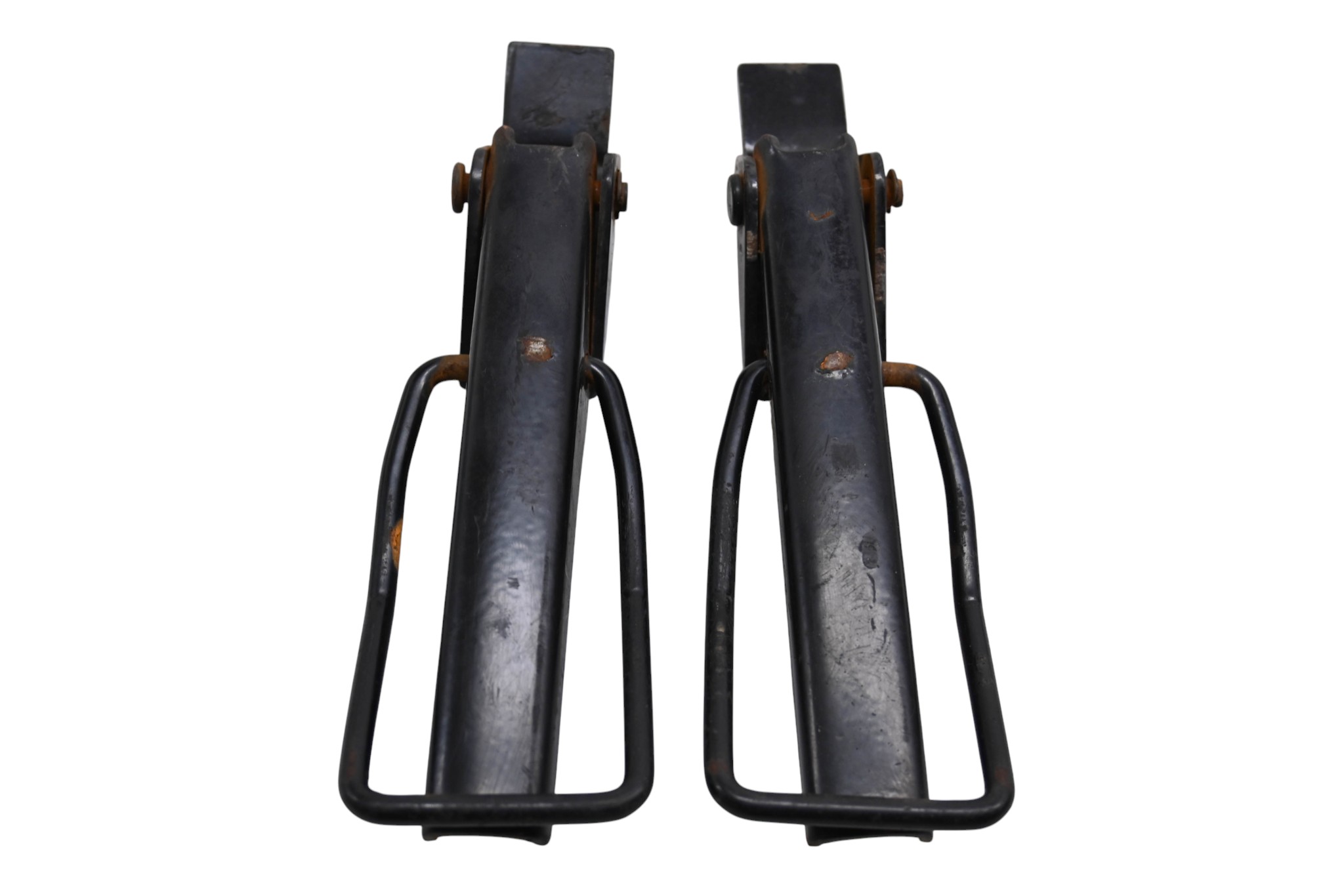 23 Bighorn Explorer 450 VXL-T Tailgate Latches