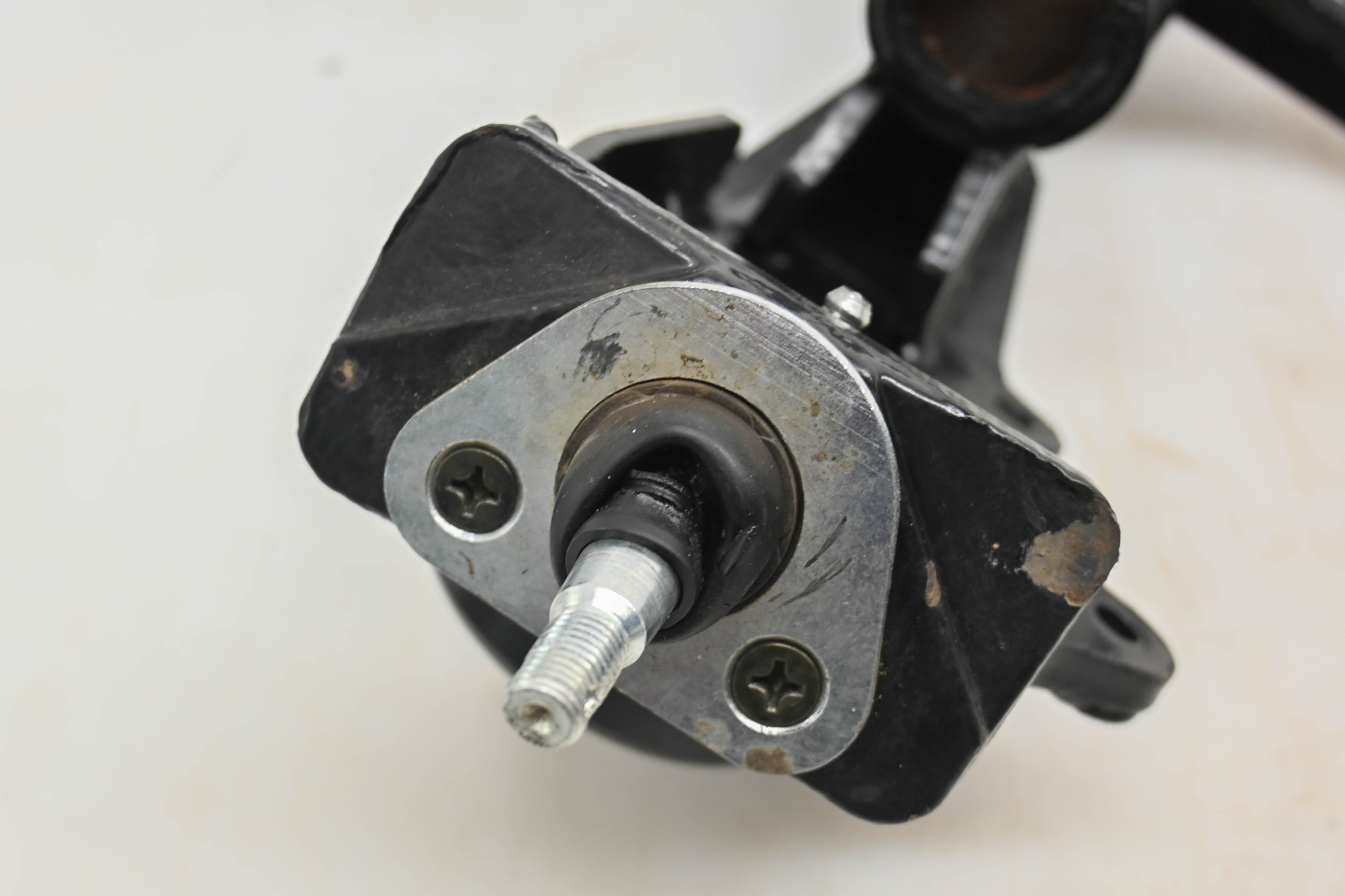 23 Bighorn Explorer 450 VXL-T Front Right Spindle Knuckle