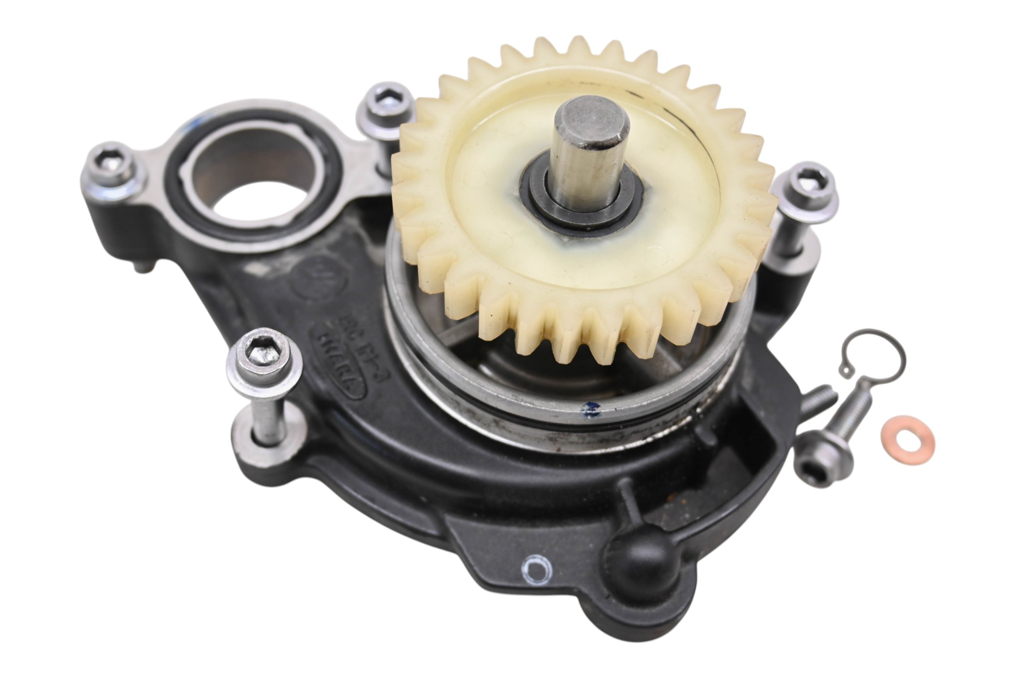 24 Yamaha XSR900 Water Pump