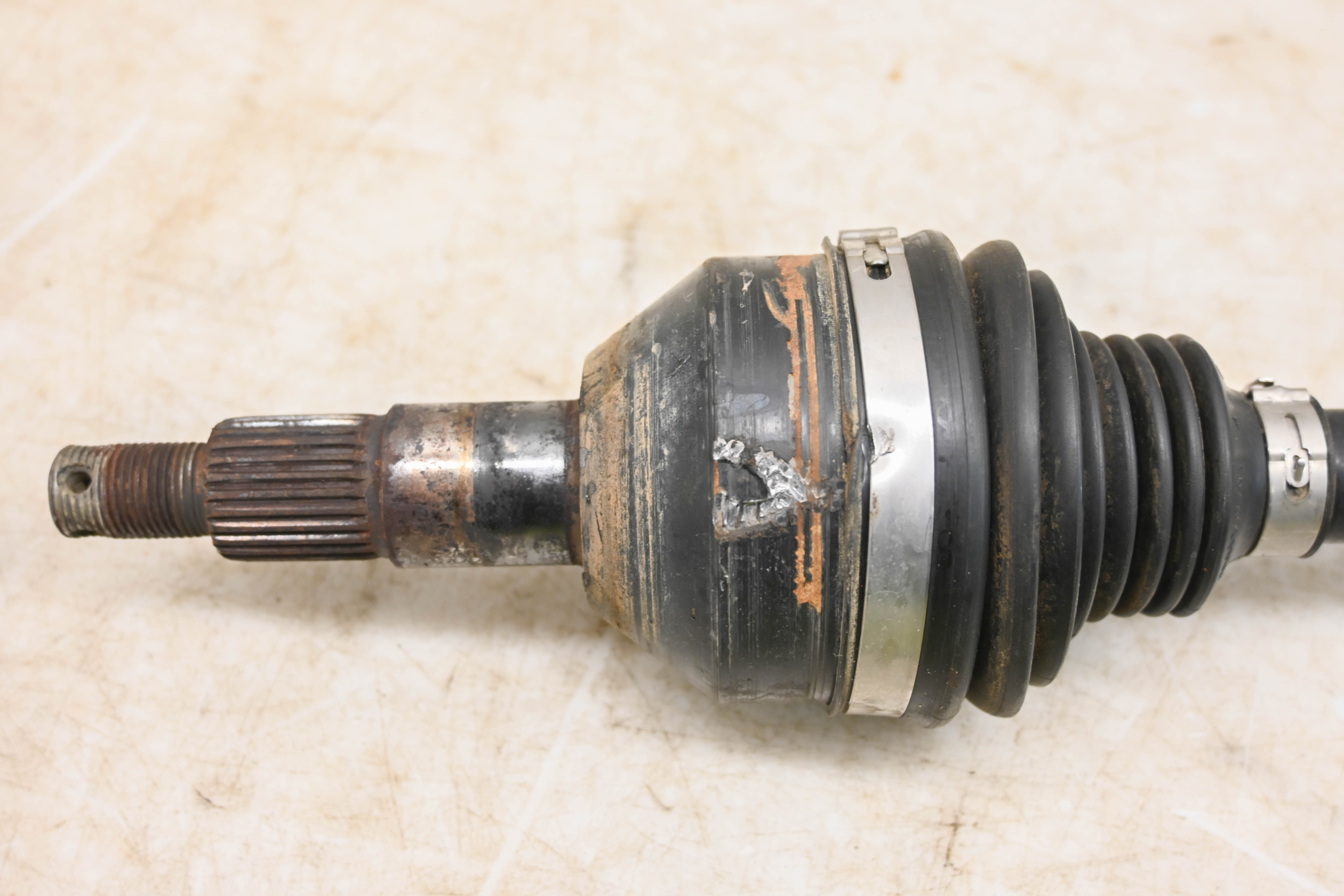 18 Can-Am Outlander Max 650 XT 4x4 Rear Left Cv Axle