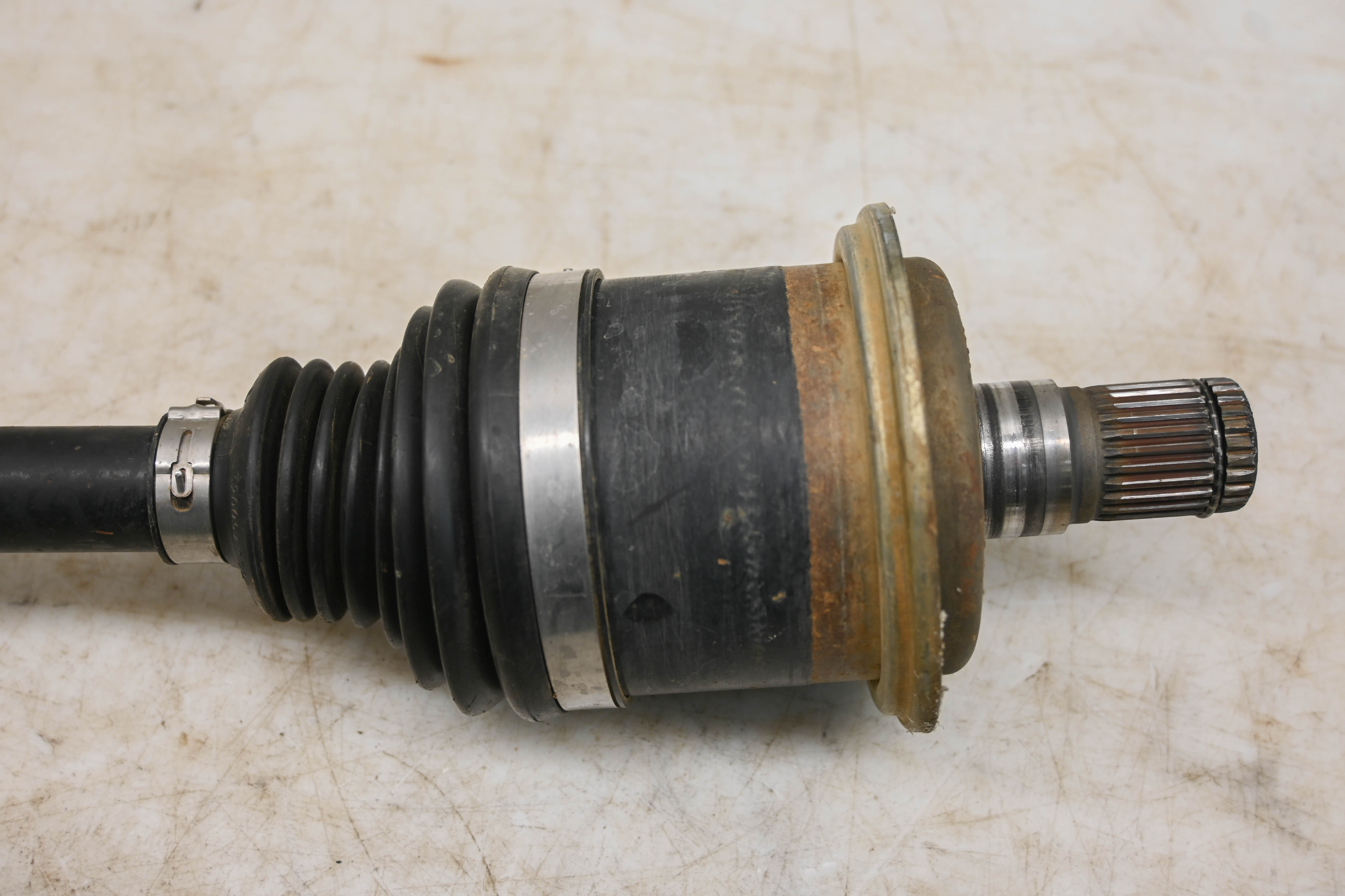 18 Can-Am Outlander Max 650 XT 4x4 Rear Left Cv Axle
