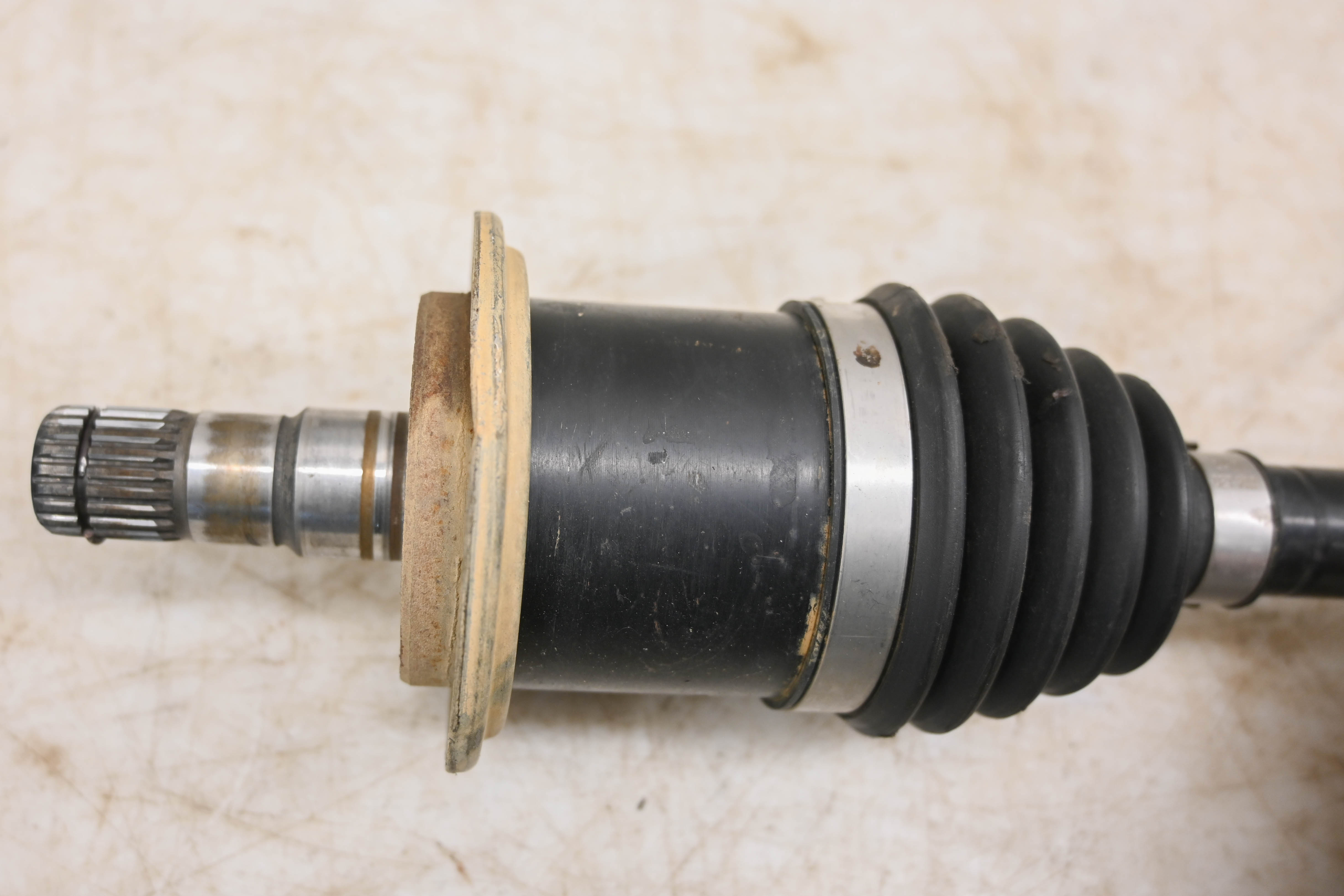 18 Can-Am Outlander Max 650 XT 4x4 Front Left Cv Axle