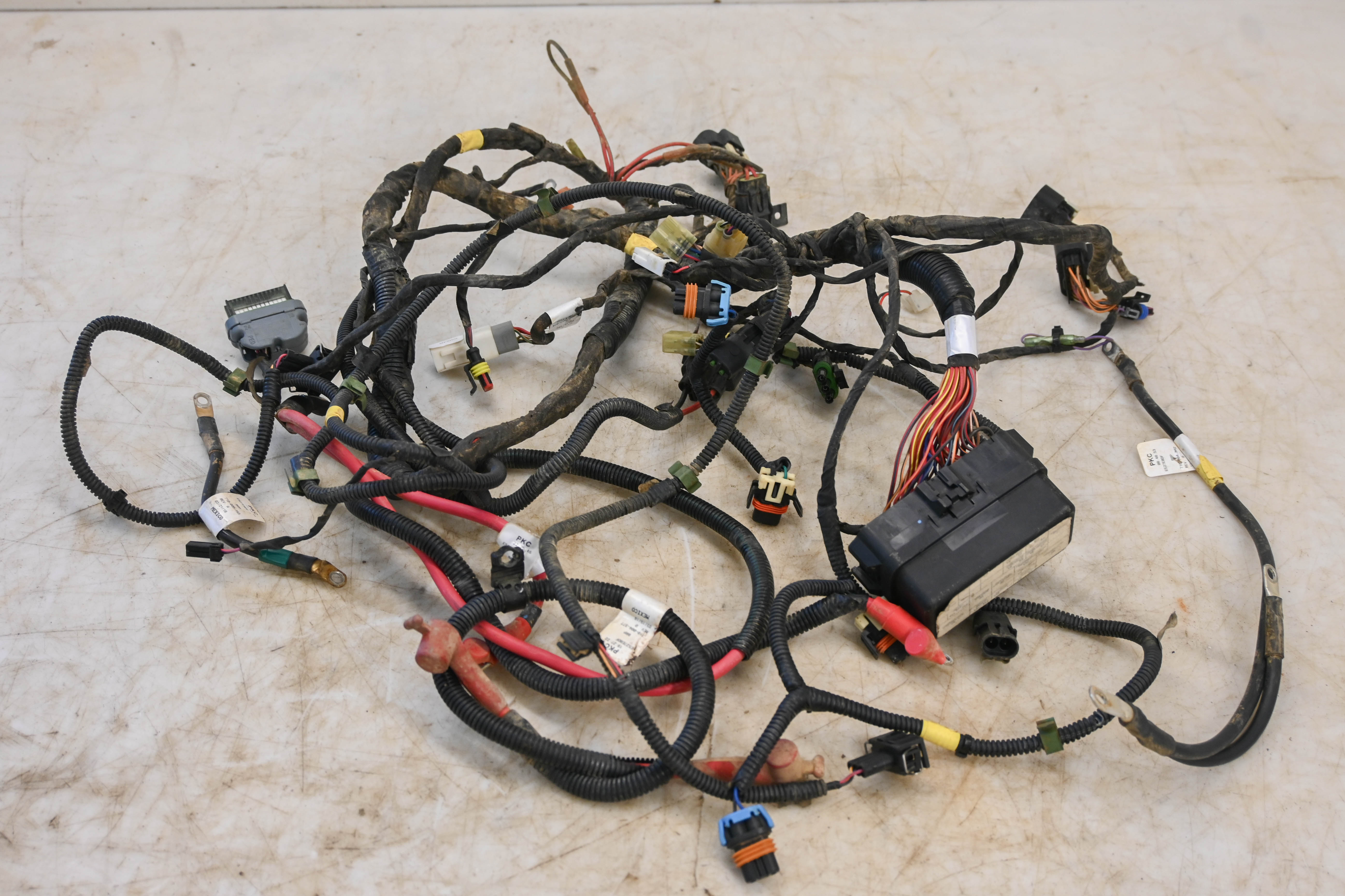 18 Can-Am Outlander Max 650 XT 4x4 Wire Harness Electrical Wiring