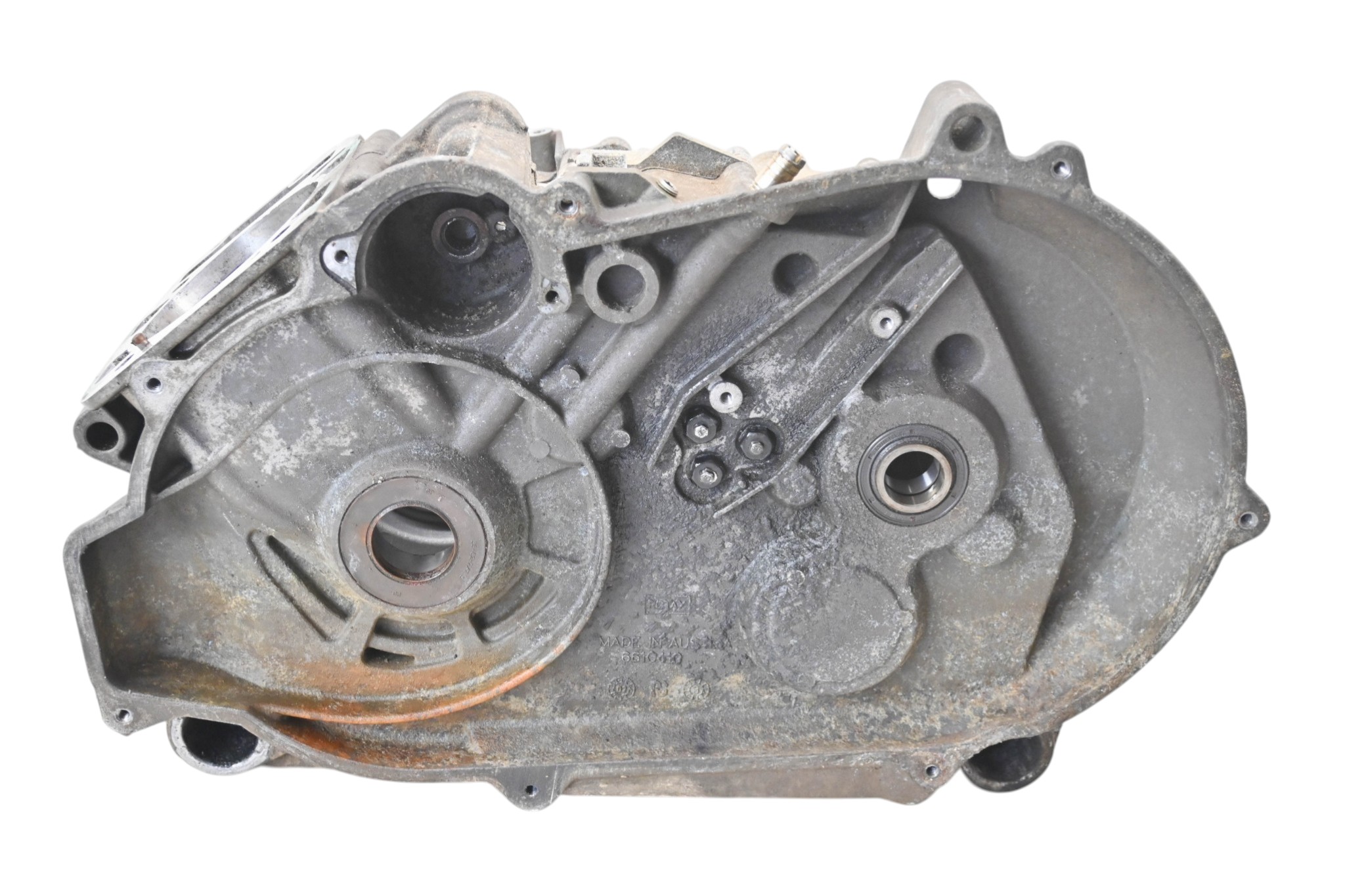 04 Can-Am Outlander 330 4x4 Crankcase Center Crank Case Bombardier