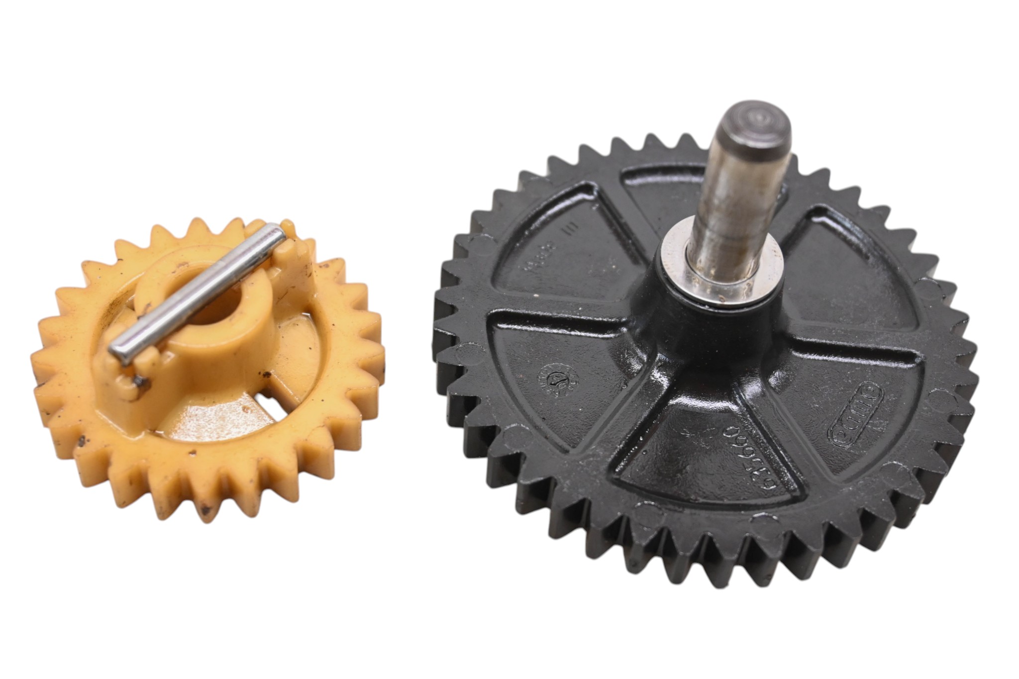 04 Can-Am Outlander 330 4x4 Idle Oil & Water Pump Gears Bombardier
