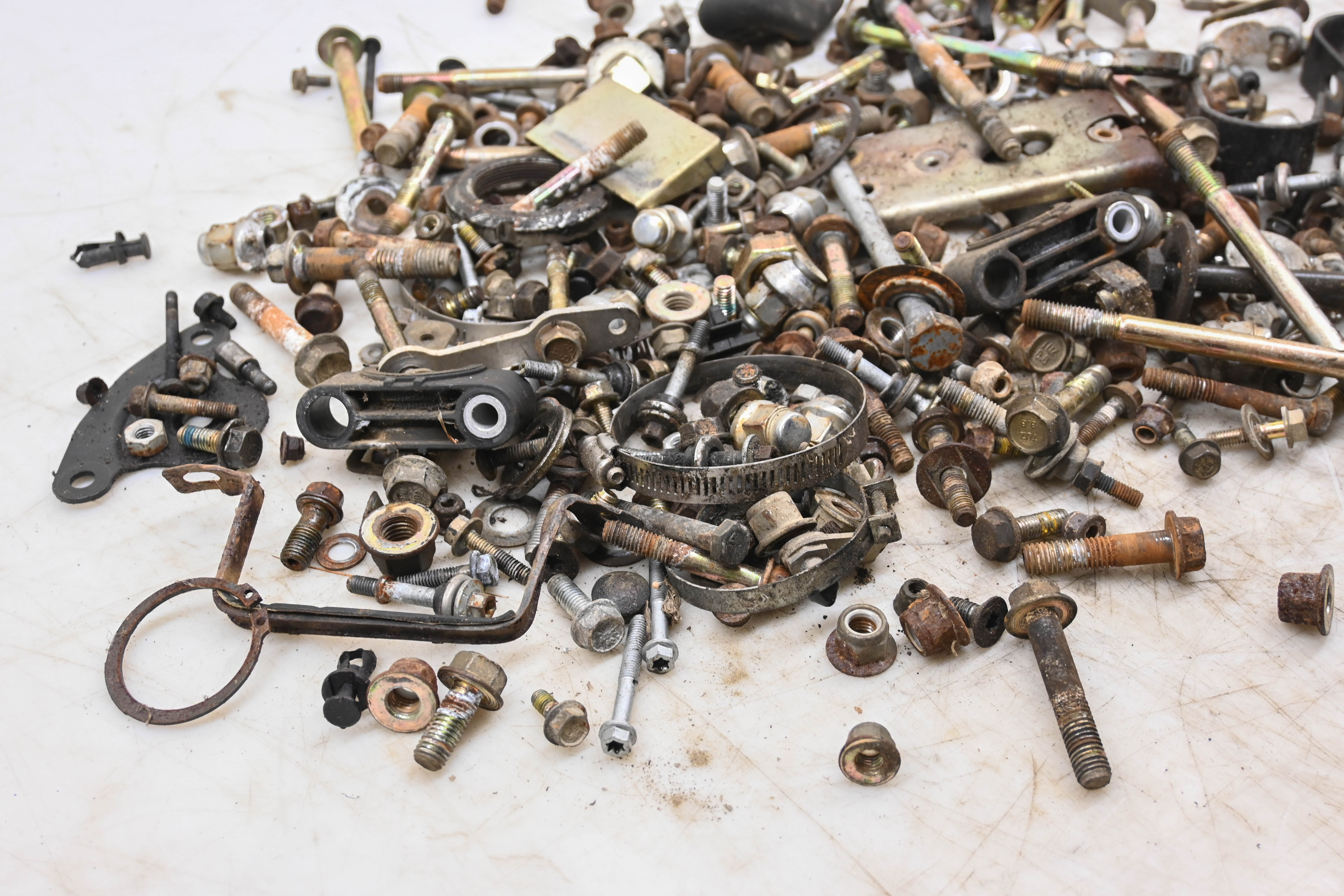 04 Can-Am Outlander 330 4x4 Hardware Set Nuts & Bolts Bombardier