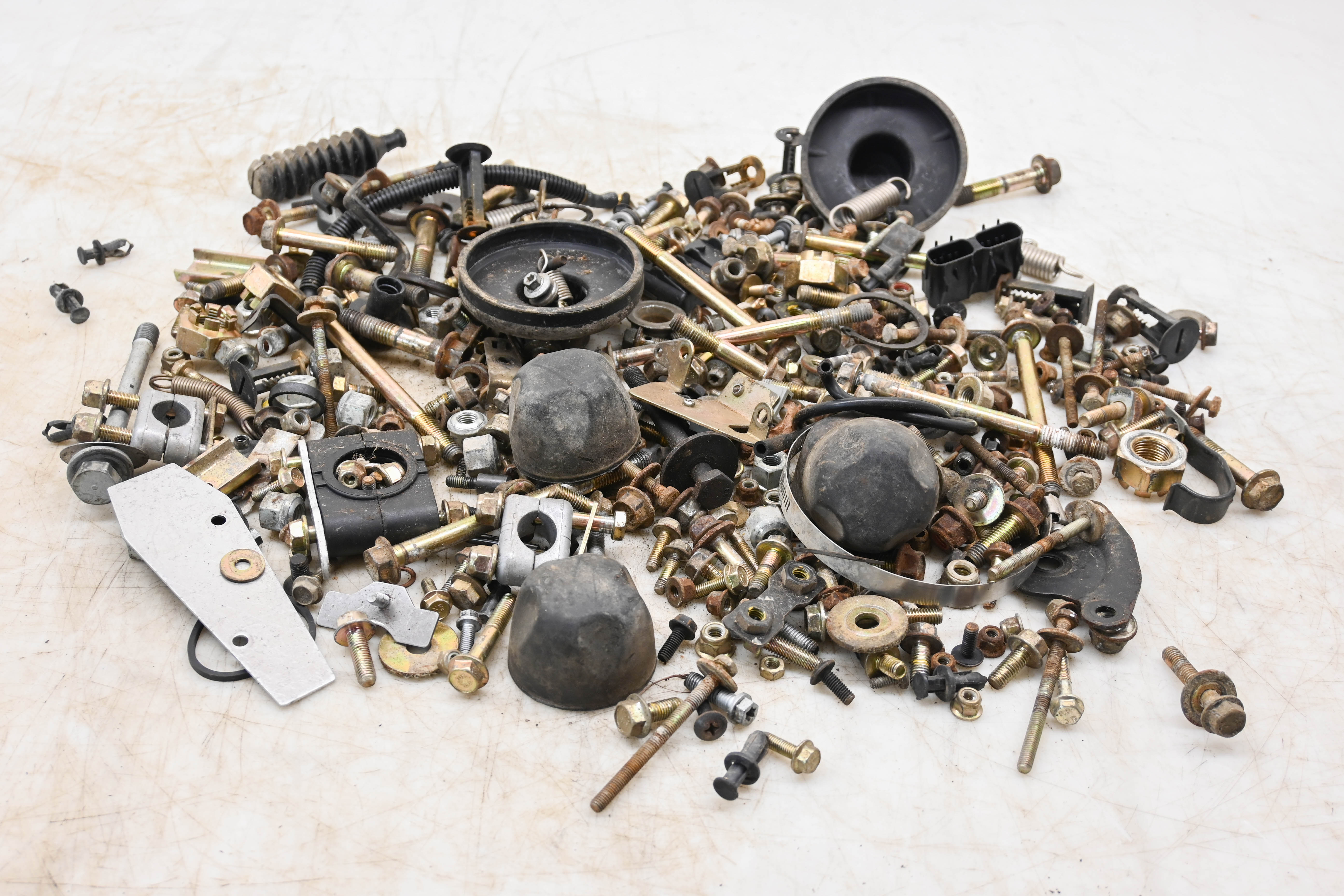 05 Can-Am Outlander 800 Max 4x4 Hardware Set Nuts & Bolts Bombardier