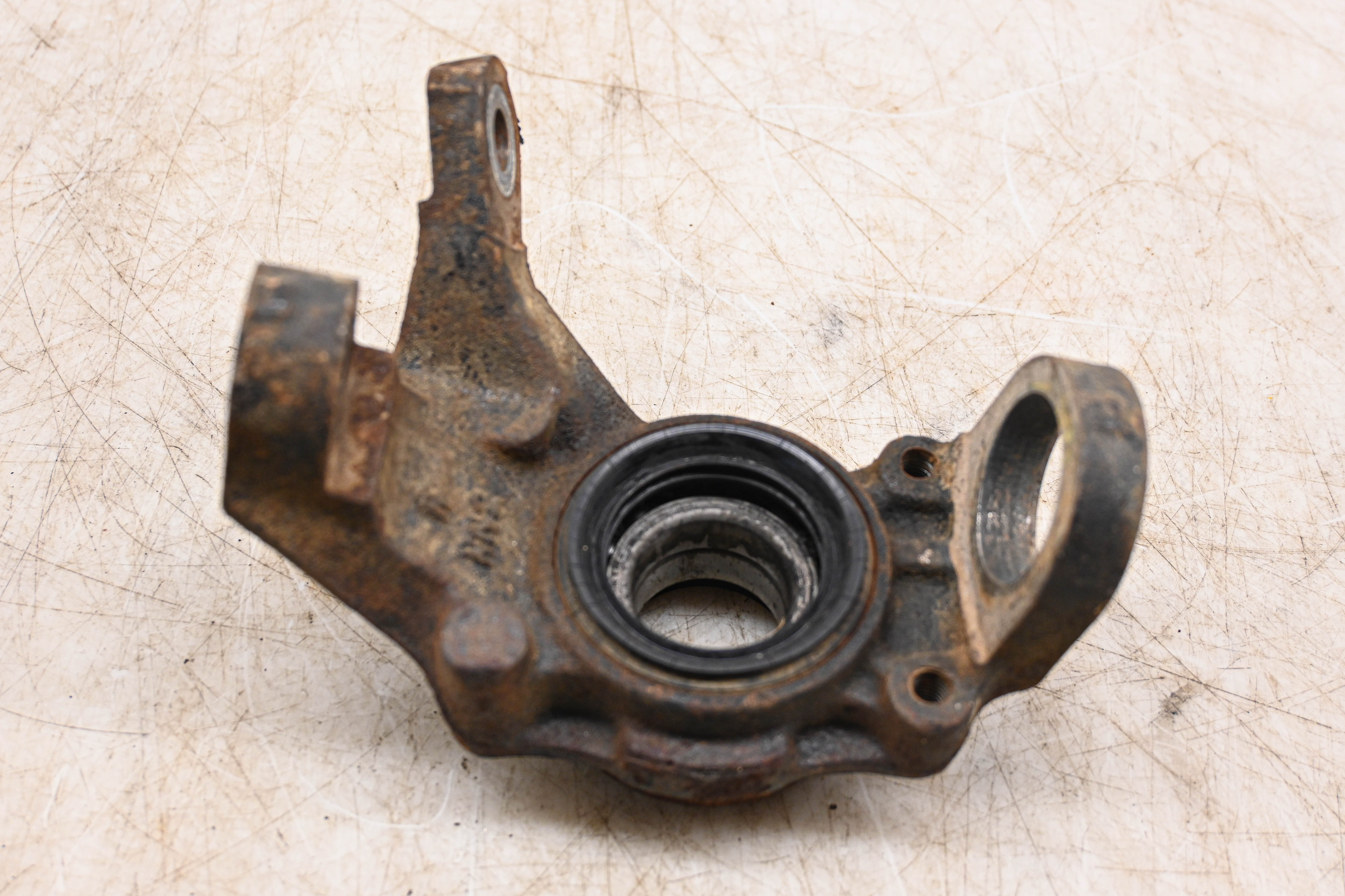 03 Honda Rubicon 500 4x4 Front Right Spindle Knuckle TRX500FA