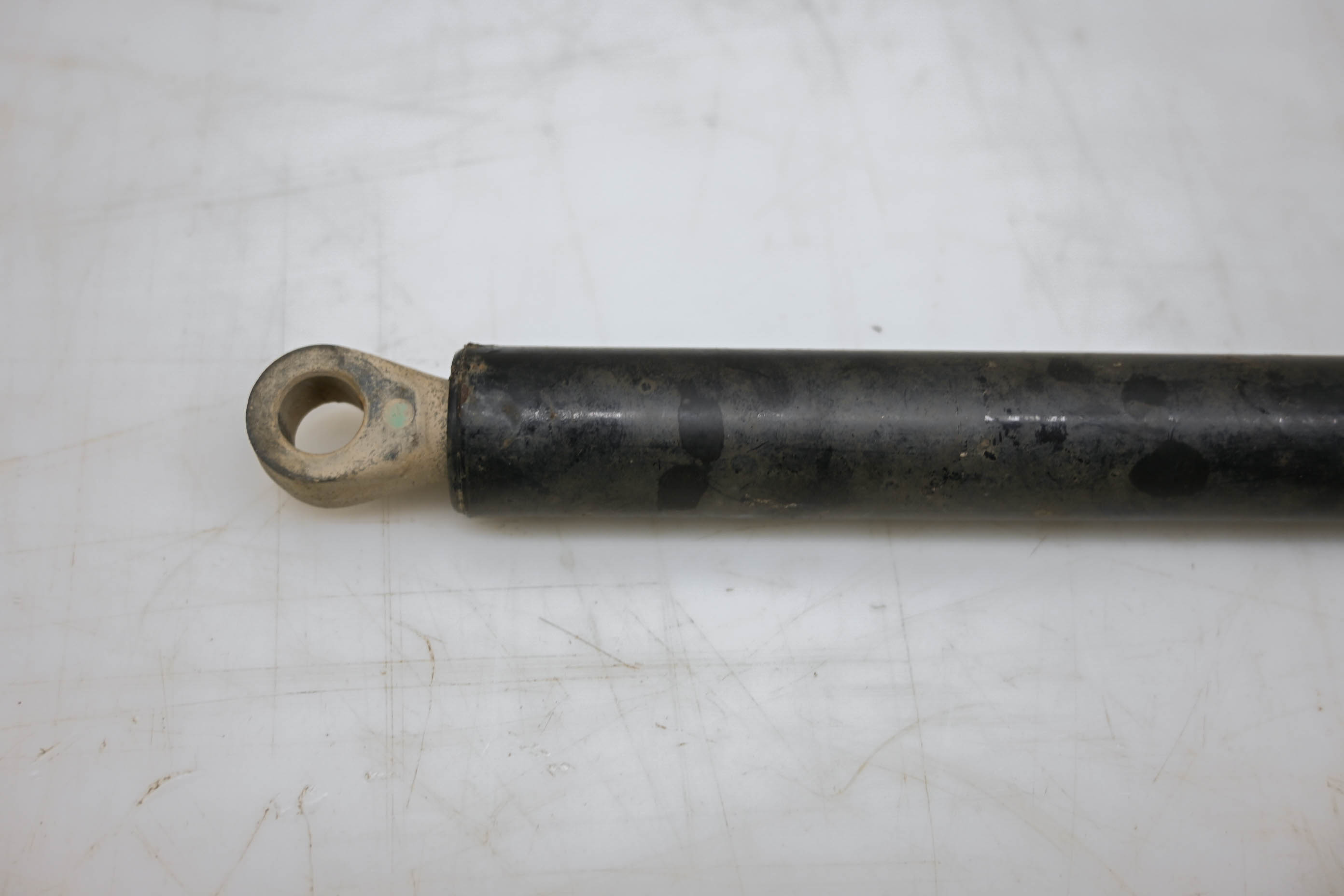 18 Can-Am Commander Max 1000 XT Tailgate Lift Support Shock