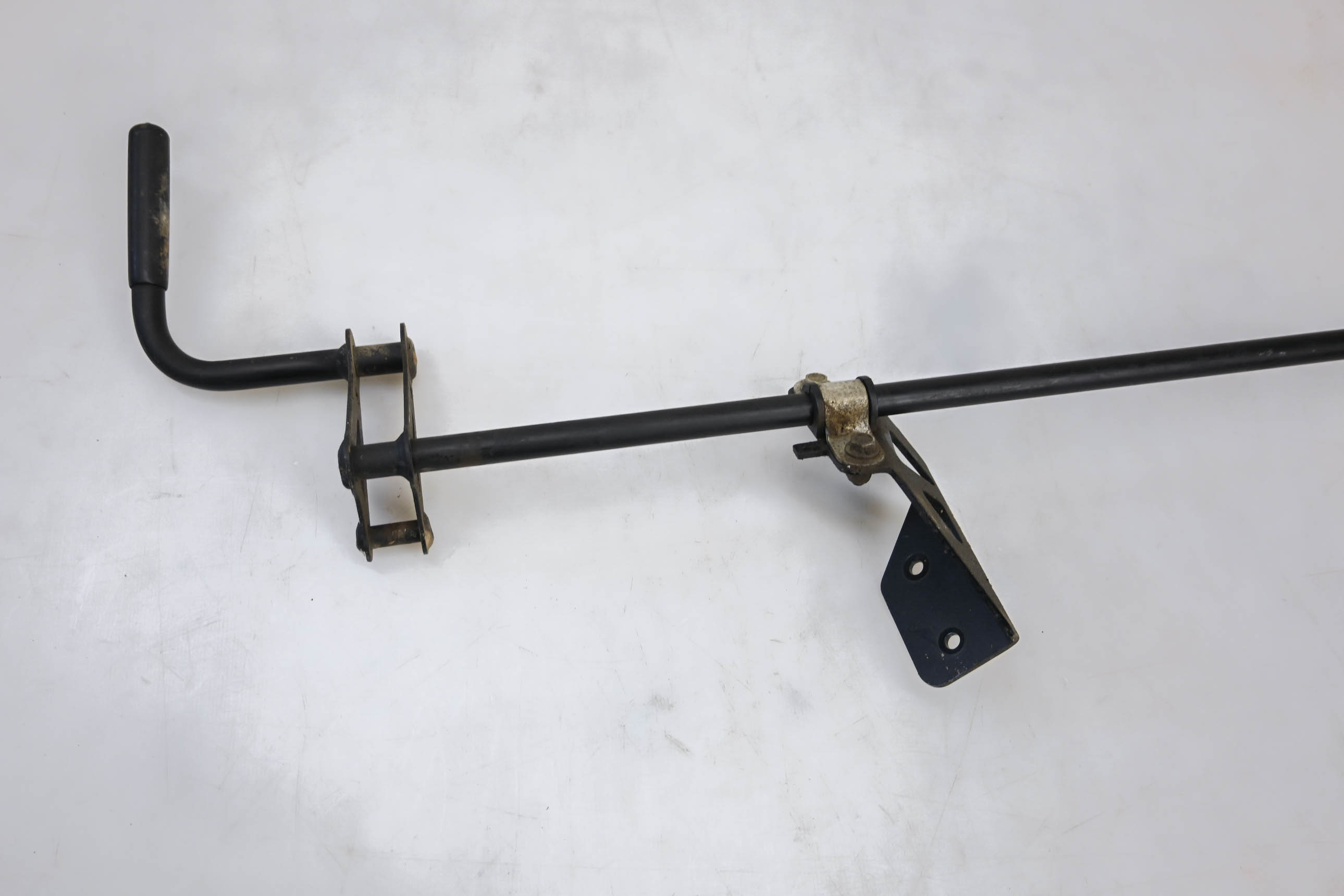 18 Can-Am Commander Max 1000 XT Utility Bed Latch