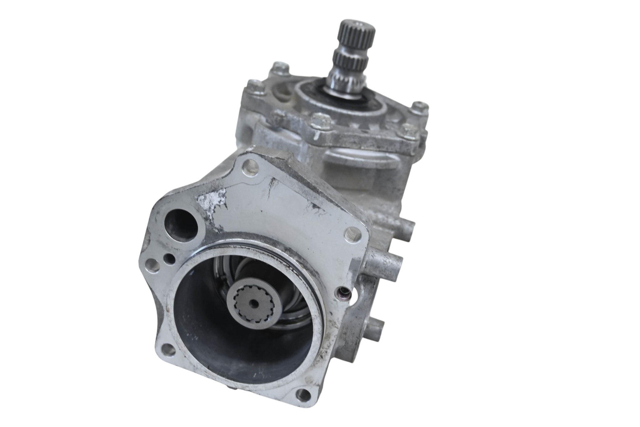 19 Kawasaki Mule Pro-DXT Transfer Case Side Gear Case KAF1000A