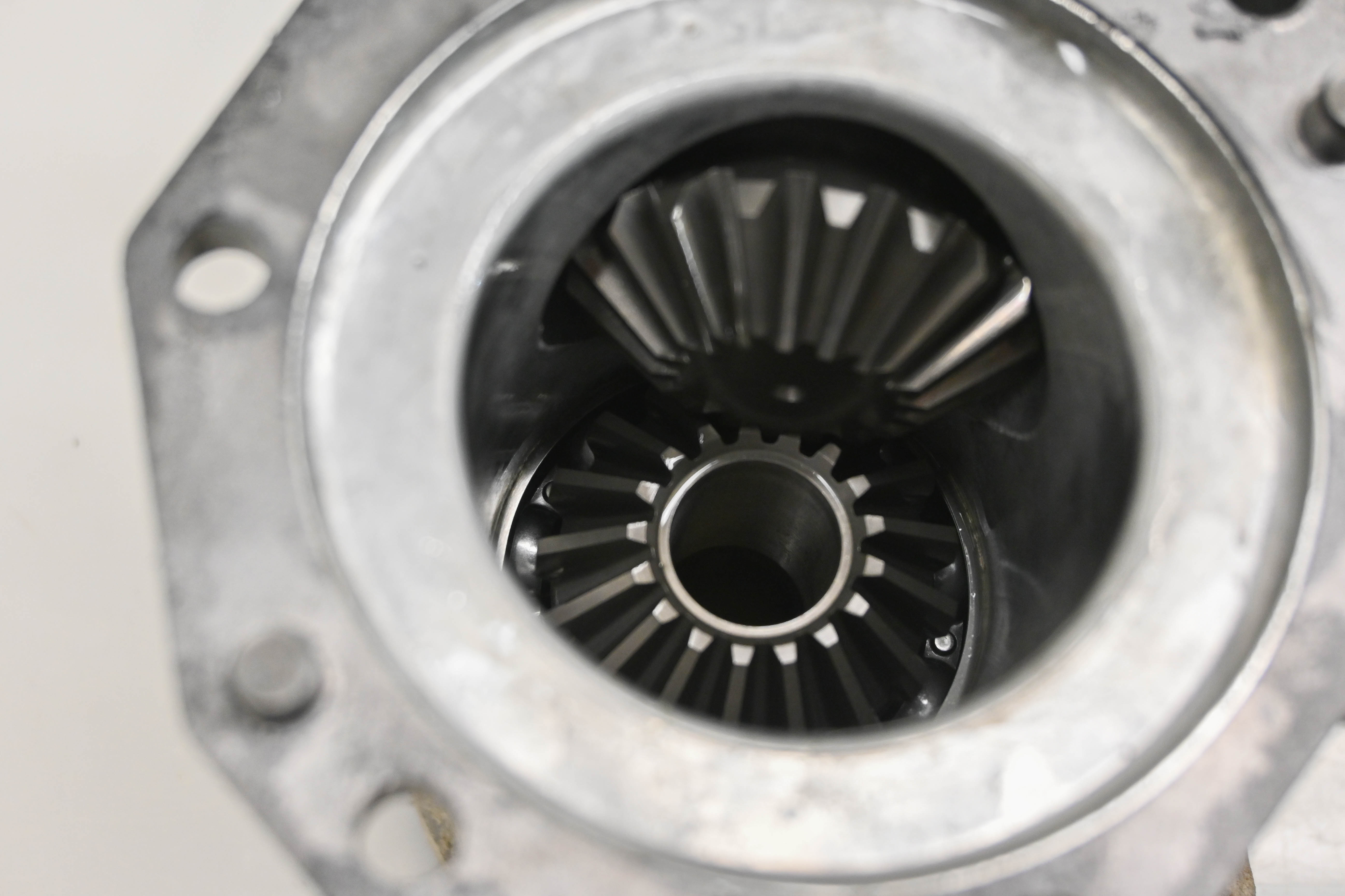 16 Kubota RTV500 Transmission Output Case