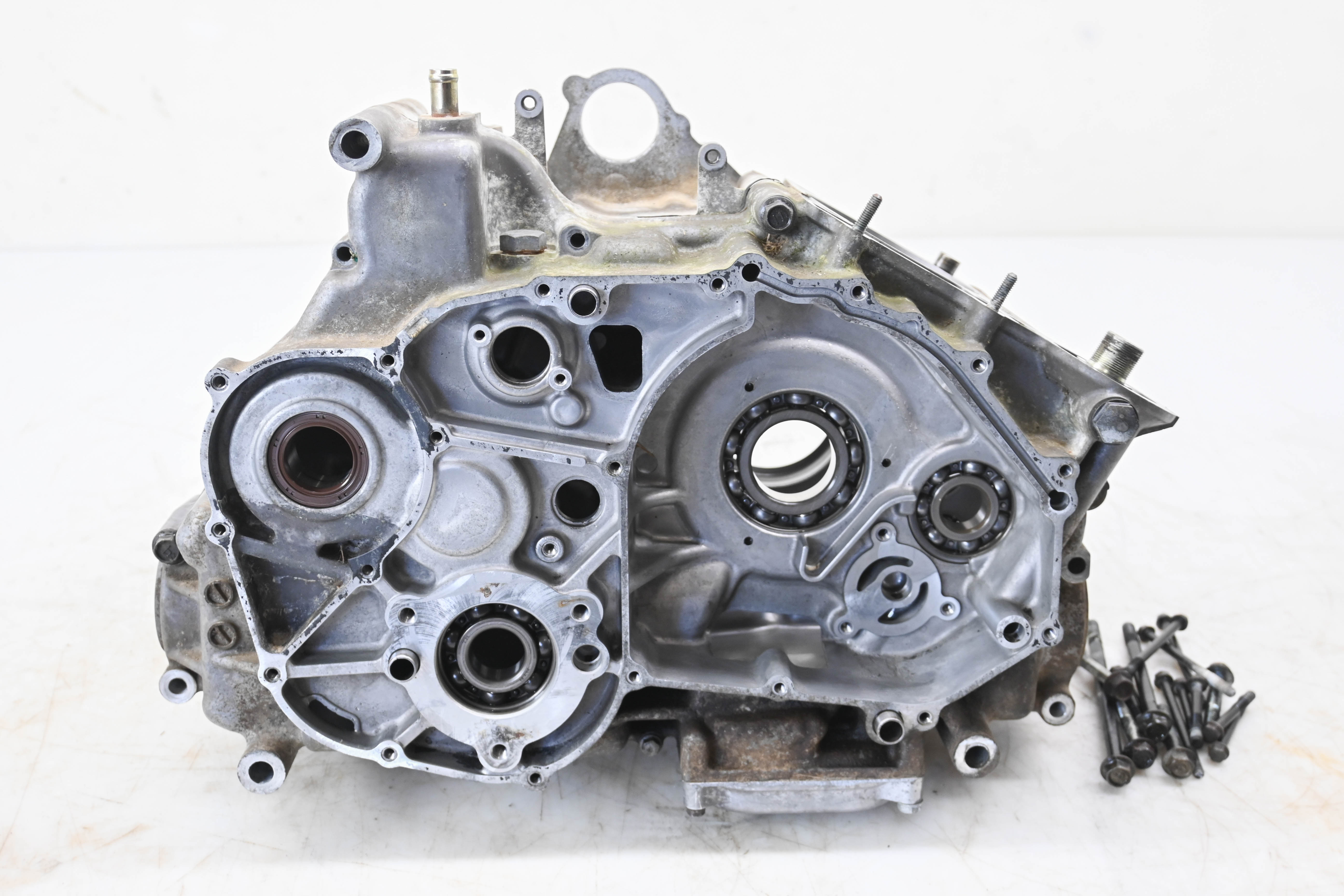 01 Suzuki Quadmaster 500 4x4 Crankcase Center Crank Case LTA500F