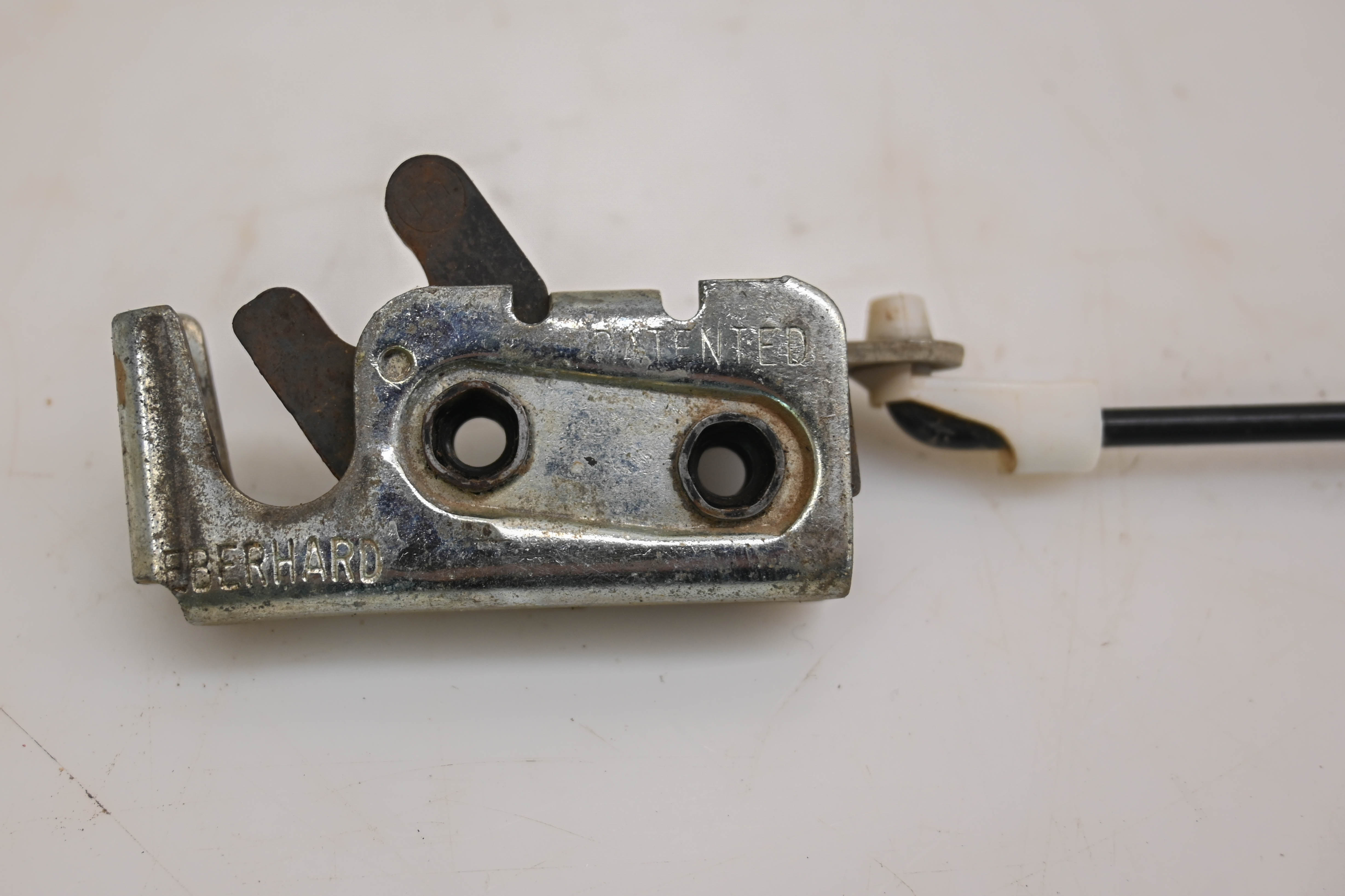 13 Can-Am Commander 1000 XT Left Cargo Box Rod Bracket