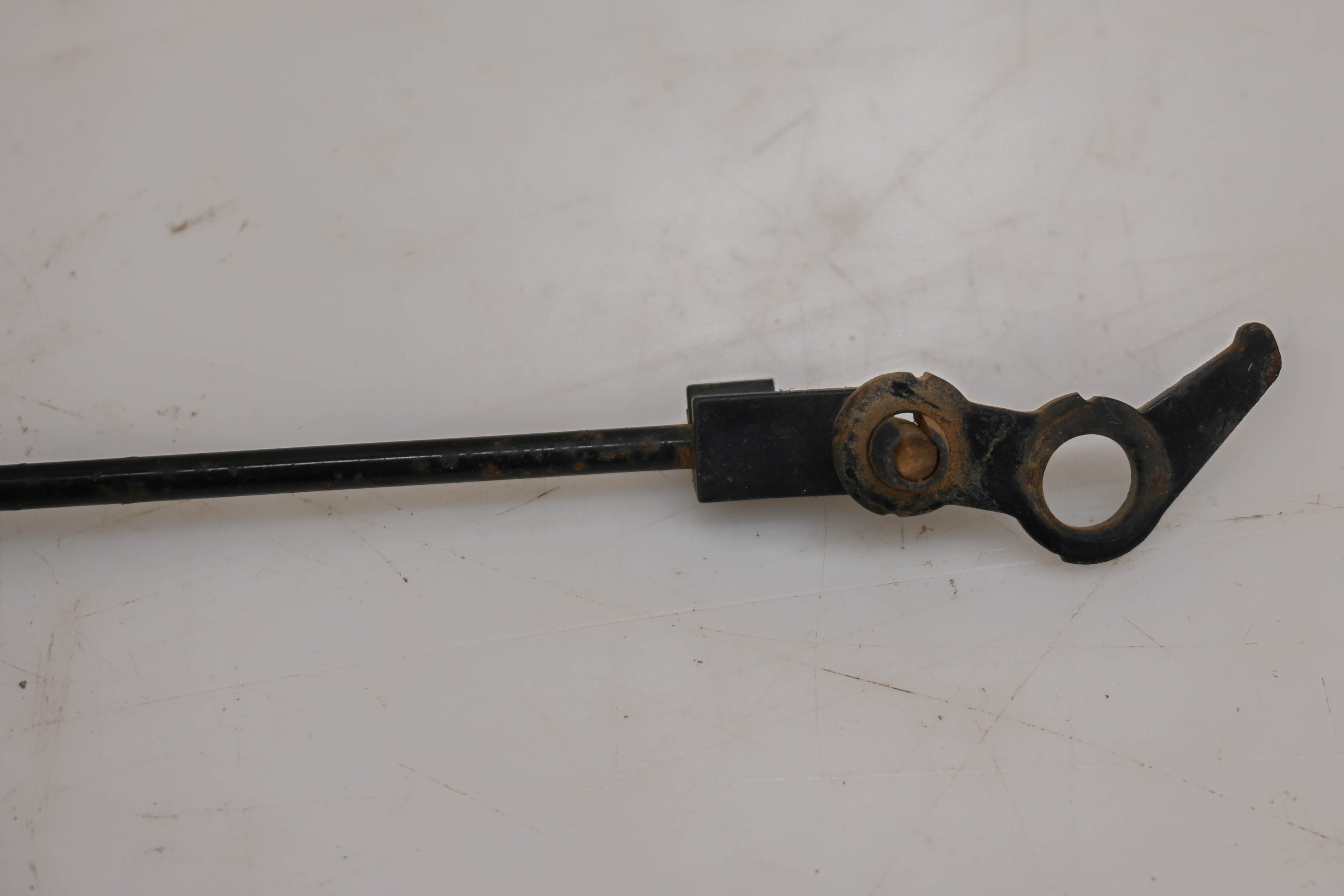 13 Can-Am Commander 1000 XT Left Cargo Box Rod Bracket