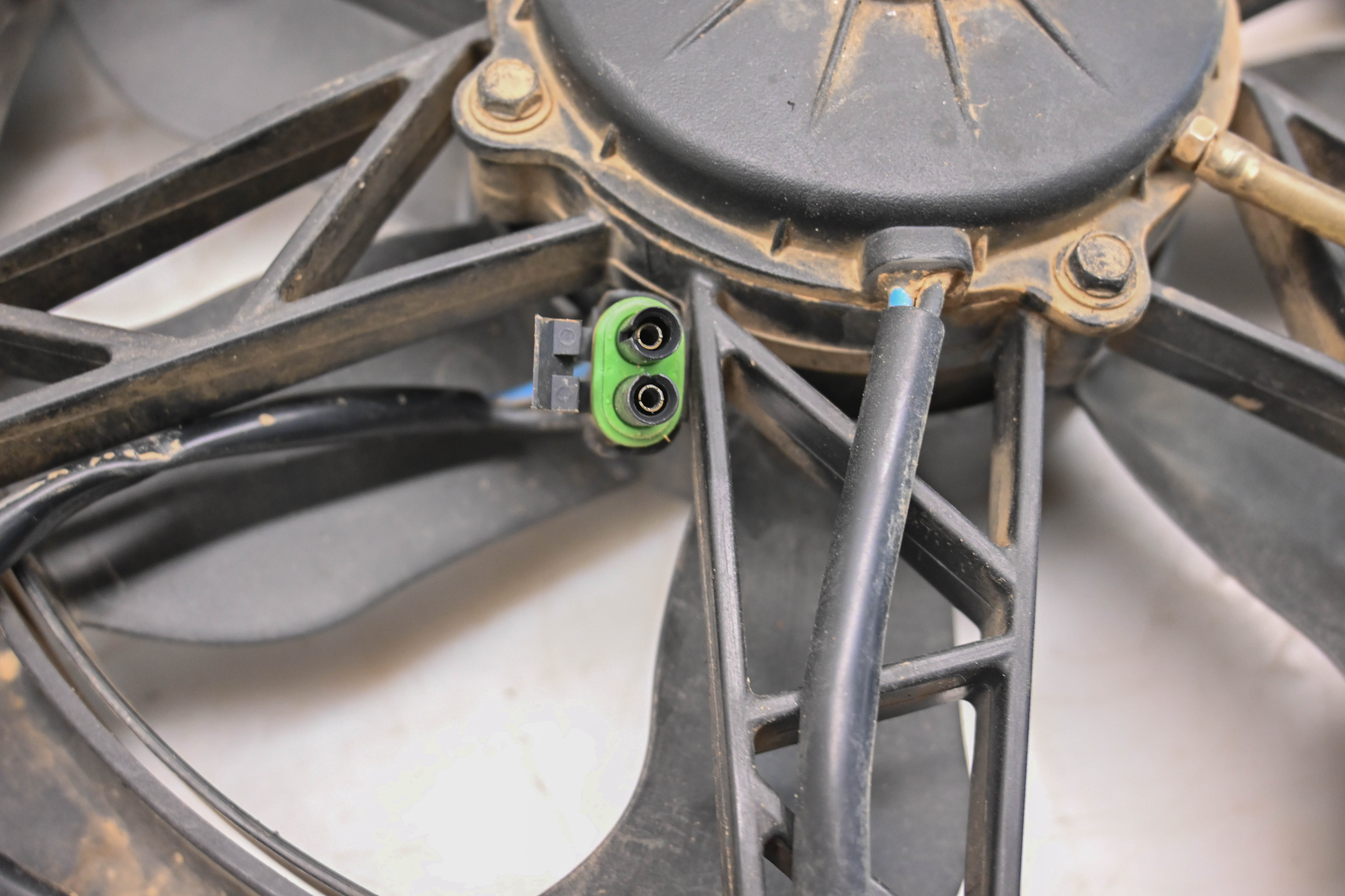 13 Can-Am Commander 1000 XT Radiator Fan