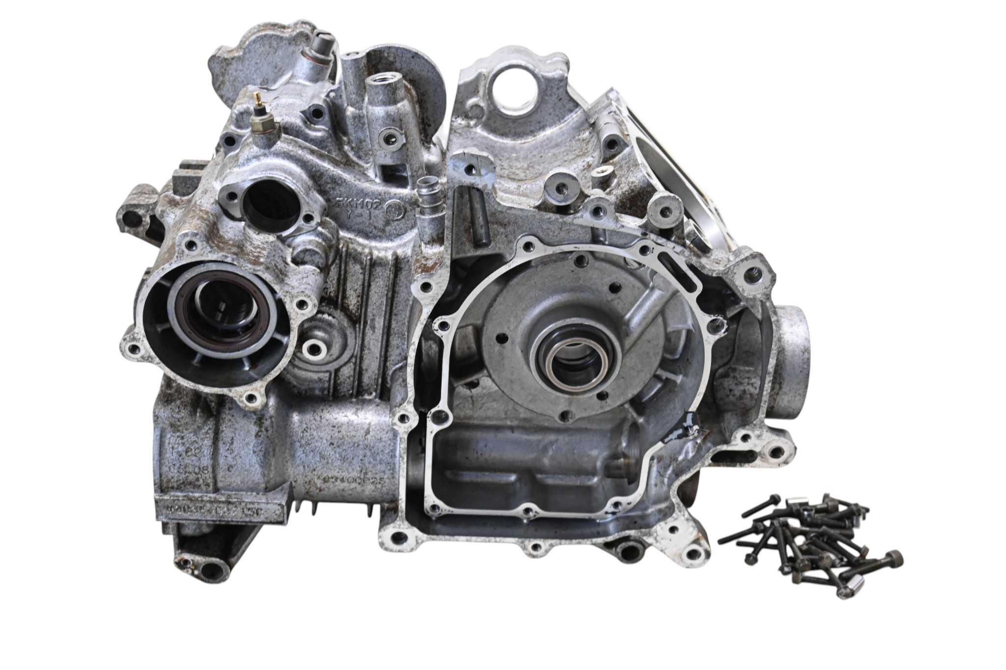 04 Yamaha Grizzly 660 4x4 Crankcase Center Crank Case YFM660F