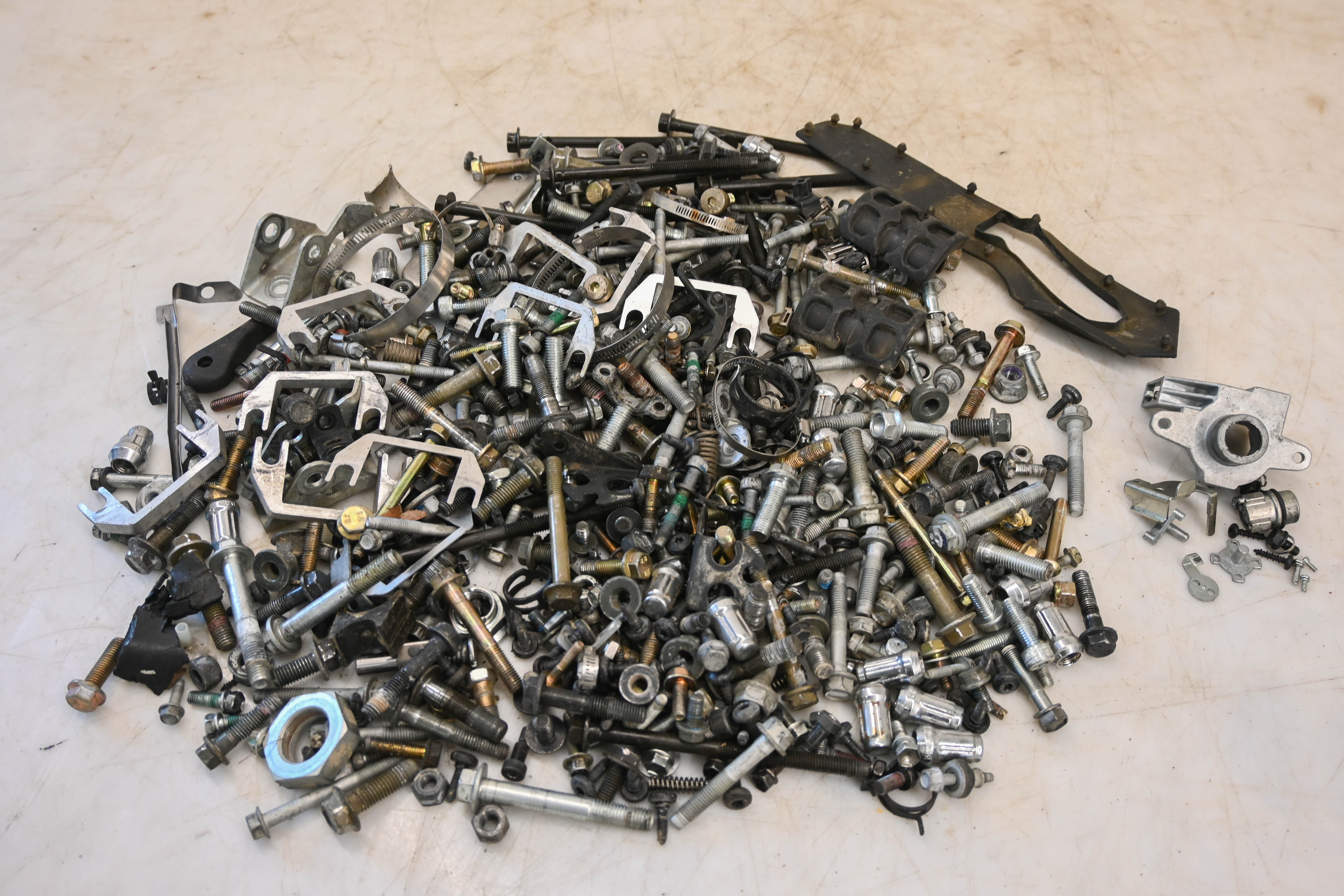 19 Polaris Slingshot SL Hardware Set Nuts & Bolts
