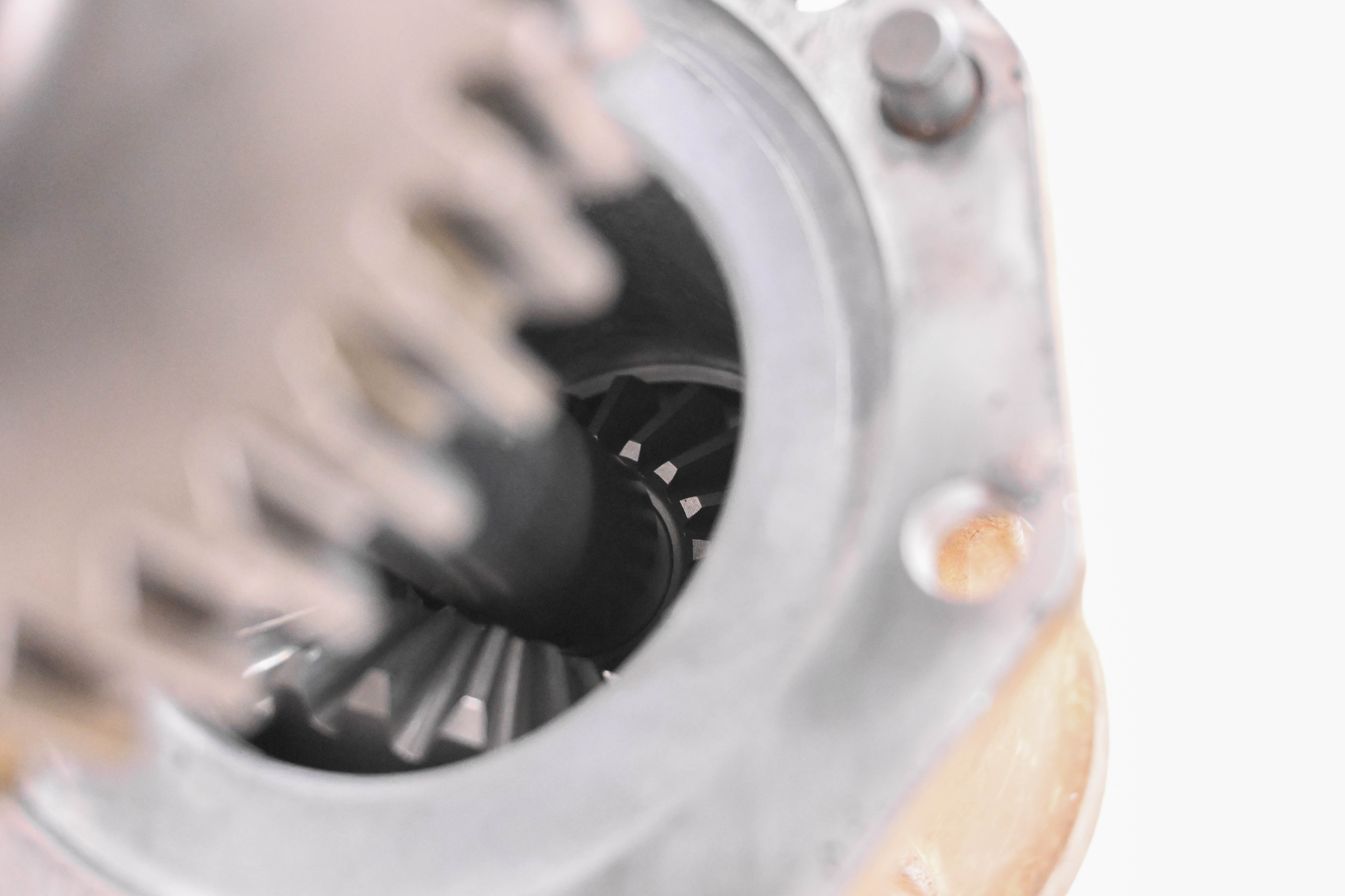 23 Kubota RTV520 Transmission Output Case