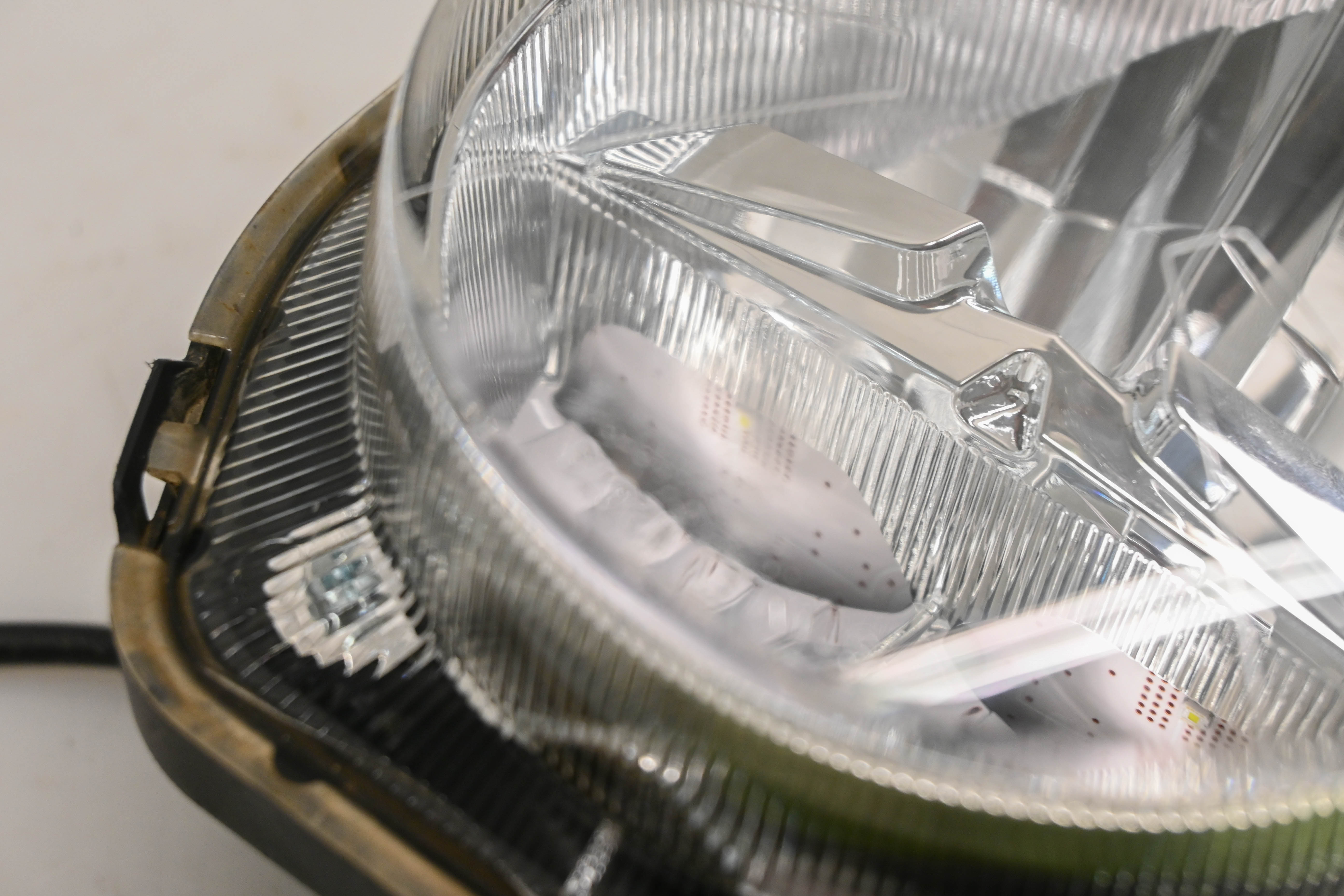 24 Yamaha YXZ1000R SS Headlight
